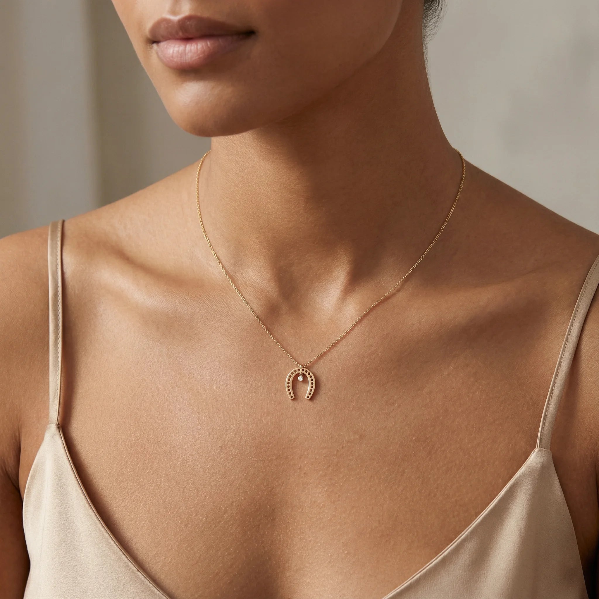 0,03 Karat Pırlanta Kolye "Nal" - Venta Jewelry
