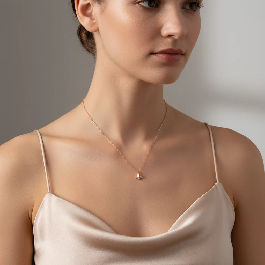0,05 Karat Baget Pırlanta Kolye "Kelebek" - Venta Jewelry