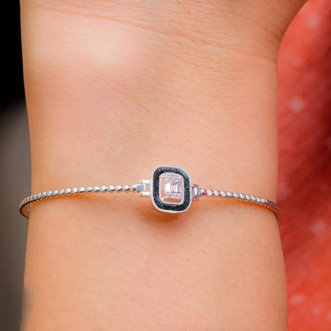 0,09 Karat Siyah Mineli Baget Pırlanta Bileklik "Mina" - Venta Jewelry