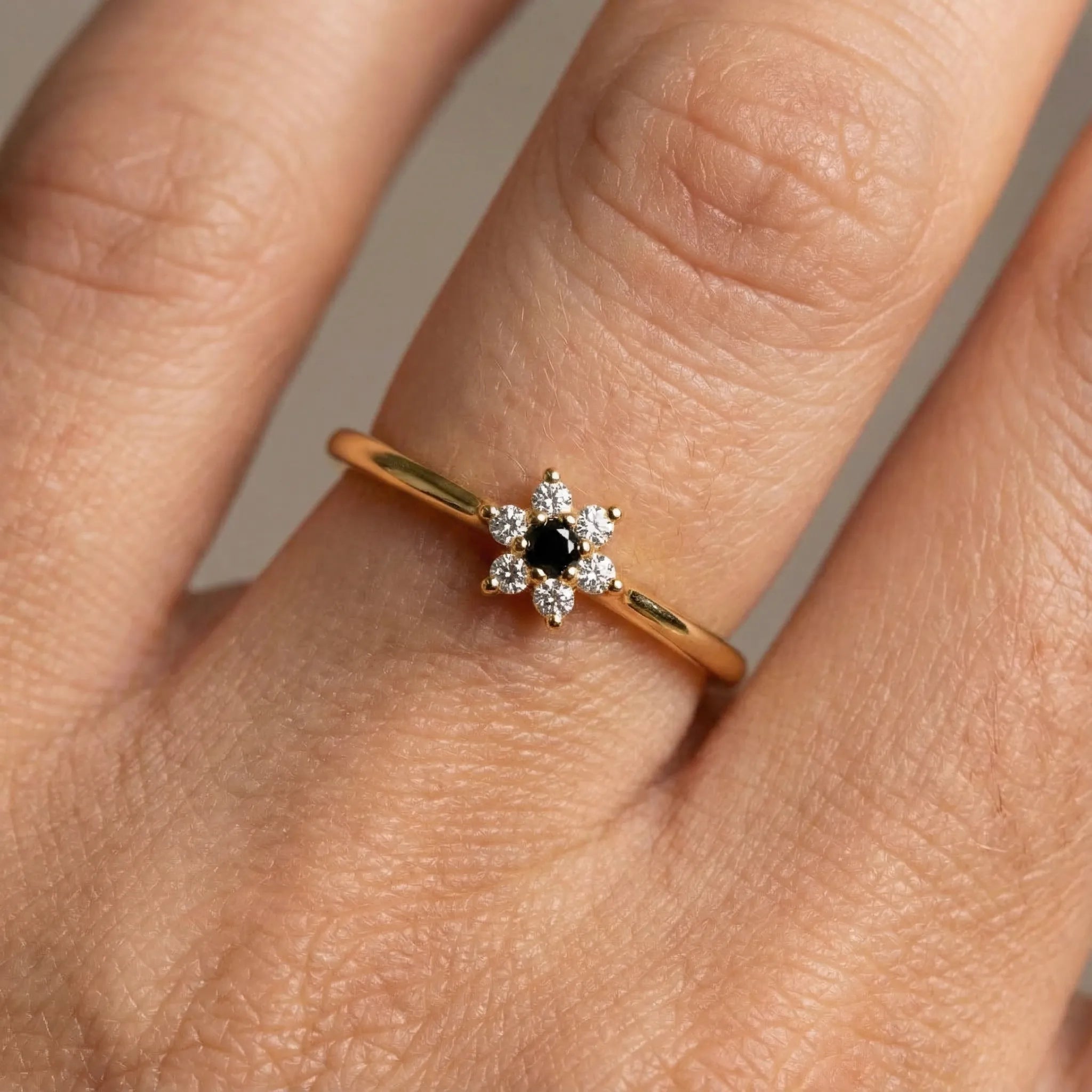 0,11 Karat Safir Pırlanta Yüzük, F Renk SI - Venta Jewelry