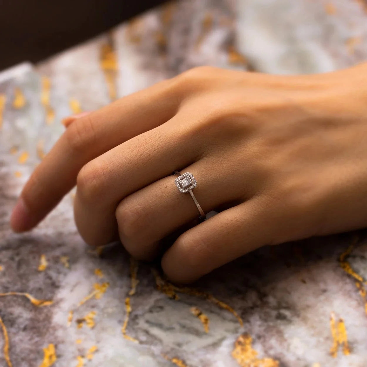0,20 Karat Baget Pırlanta Yüzük "İlma" - Venta Jewelry