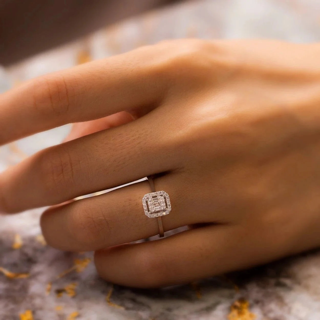 0,21 Karat Baget Pırlanta Yüzük "Mahru", F Renk SI - Venta Jewelry
