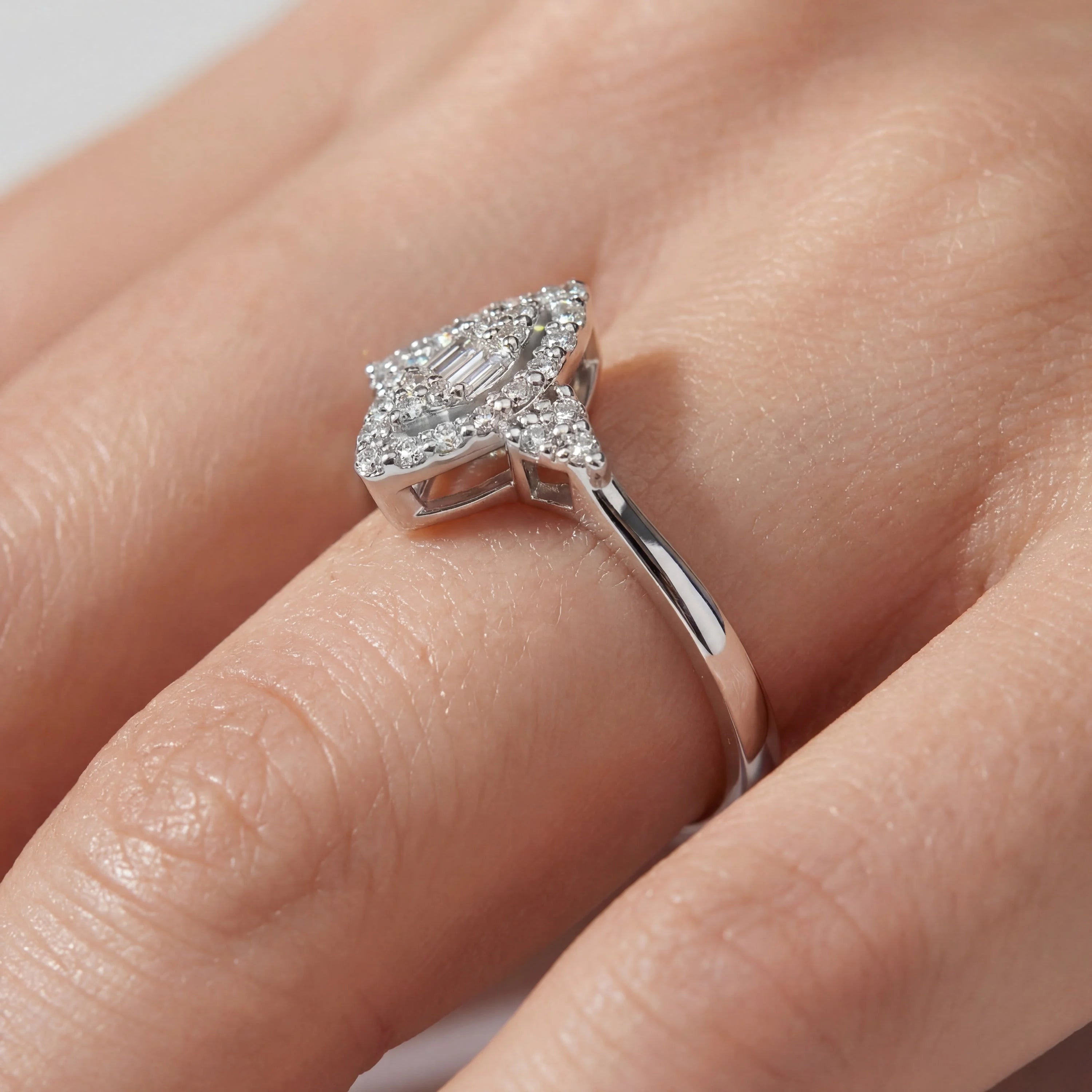 0,21 Tasarım Baget Pırlanta Yüzük - Venta Jewelry