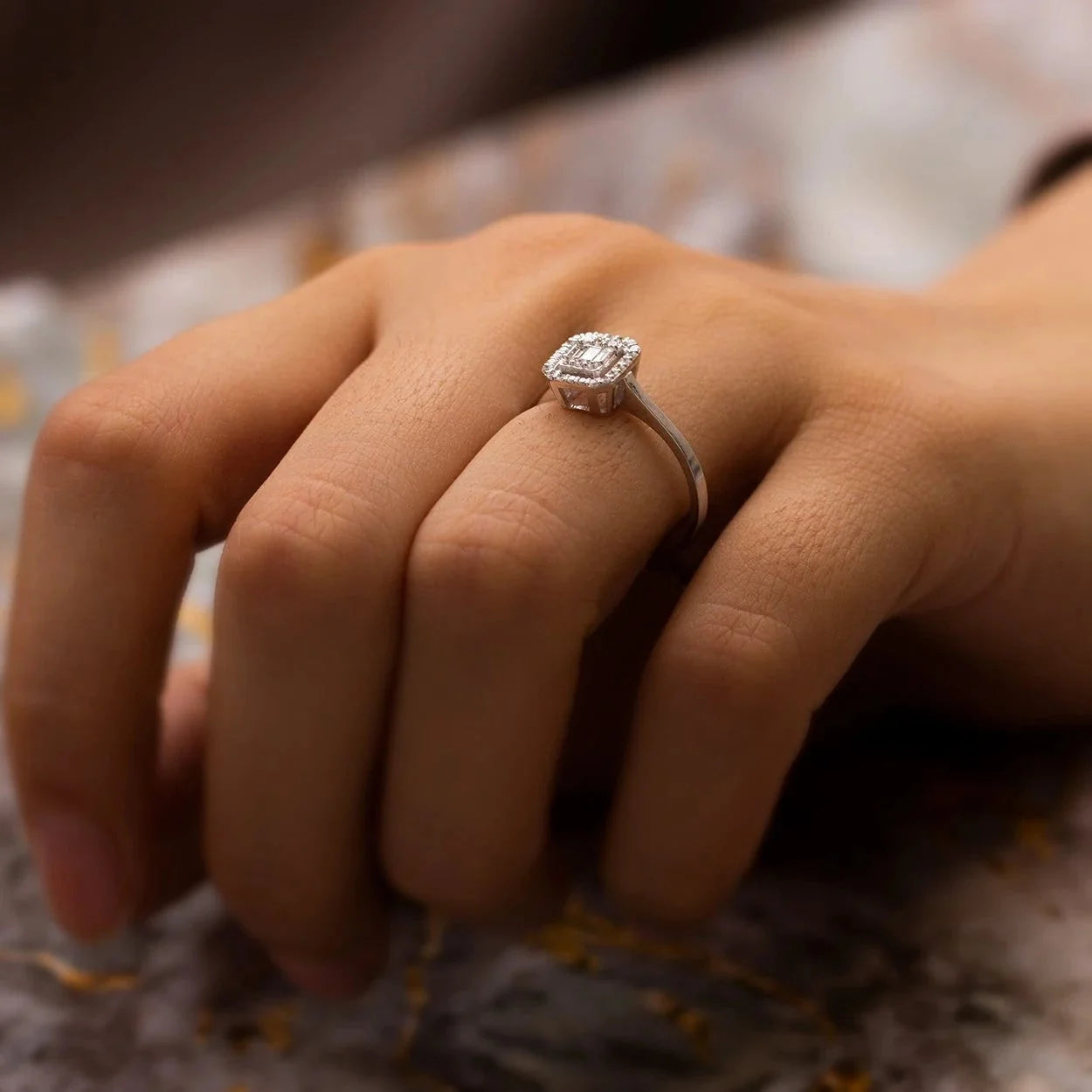0,30 Karat Baget Pırlanta Yüzük "İlma" - Venta Jewelry