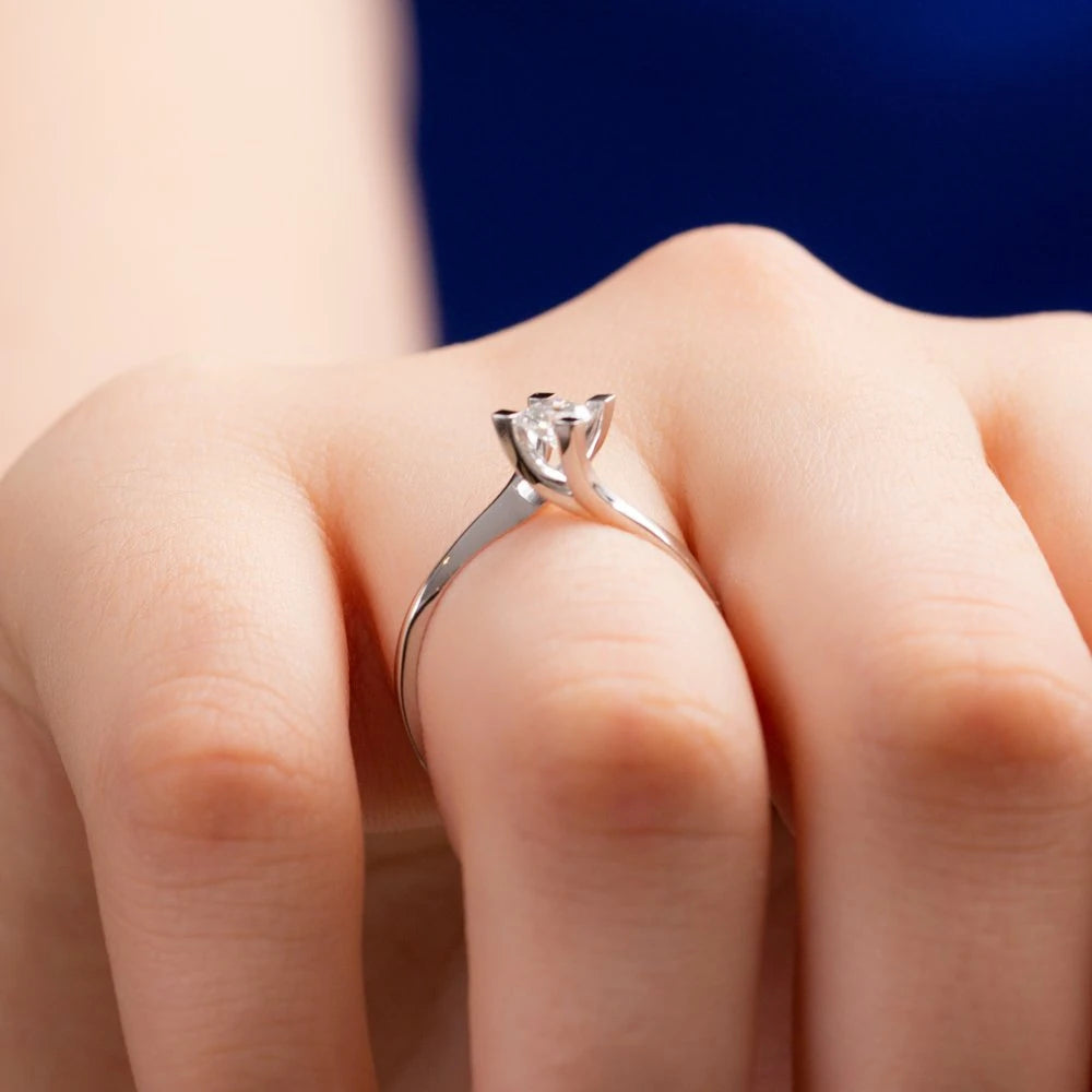 HRD Sertifikalı 0,30 Karat Tektaş Pırlanta Yüzük "Perla"