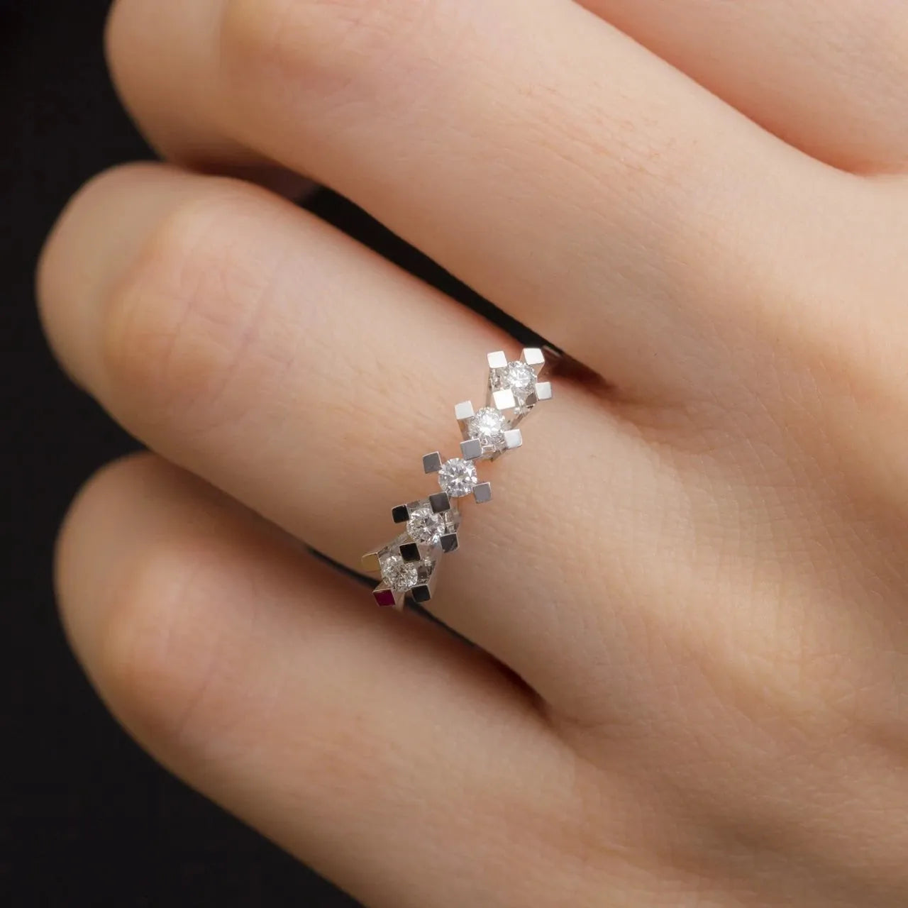 0,45 Karat Beştaş Pırlanta Yüzük "Afitap", E Renk VS2 - Venta Jewelry
