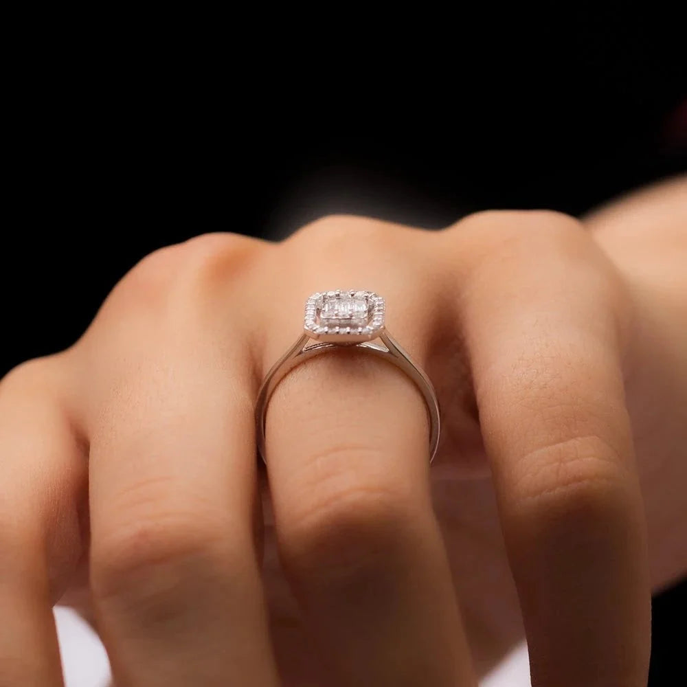 0,53 Karat Baget Pırlanta Yüzük "Mahru" - Venta Jewelry