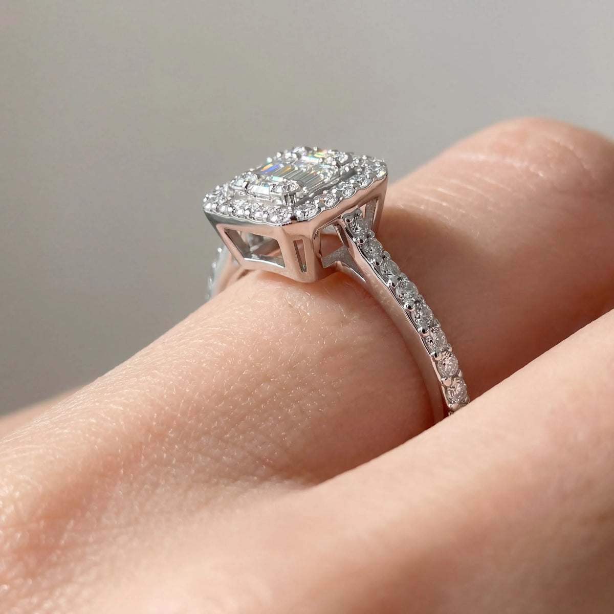 0,54 Karat F Renk Baget Pırlanta Yüzük, F Renk SI - Venta Jewelry
