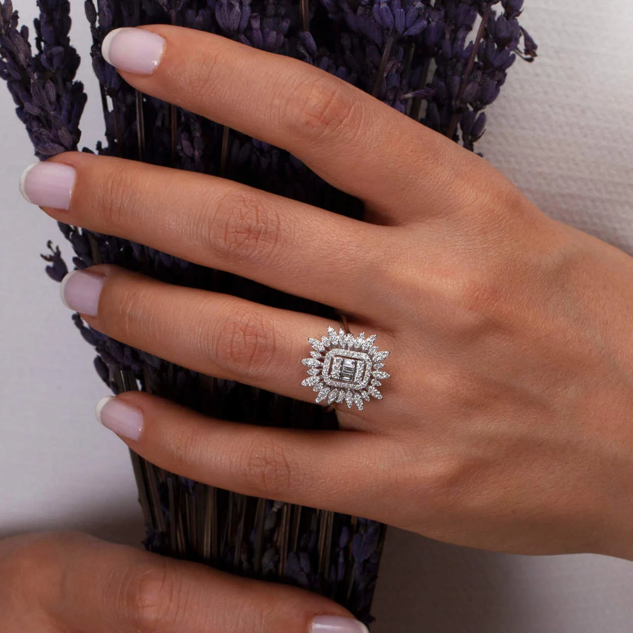 0,60 Karat Tasarım Baget Pırlanta Yüzük "Selen" - Venta Jewelry