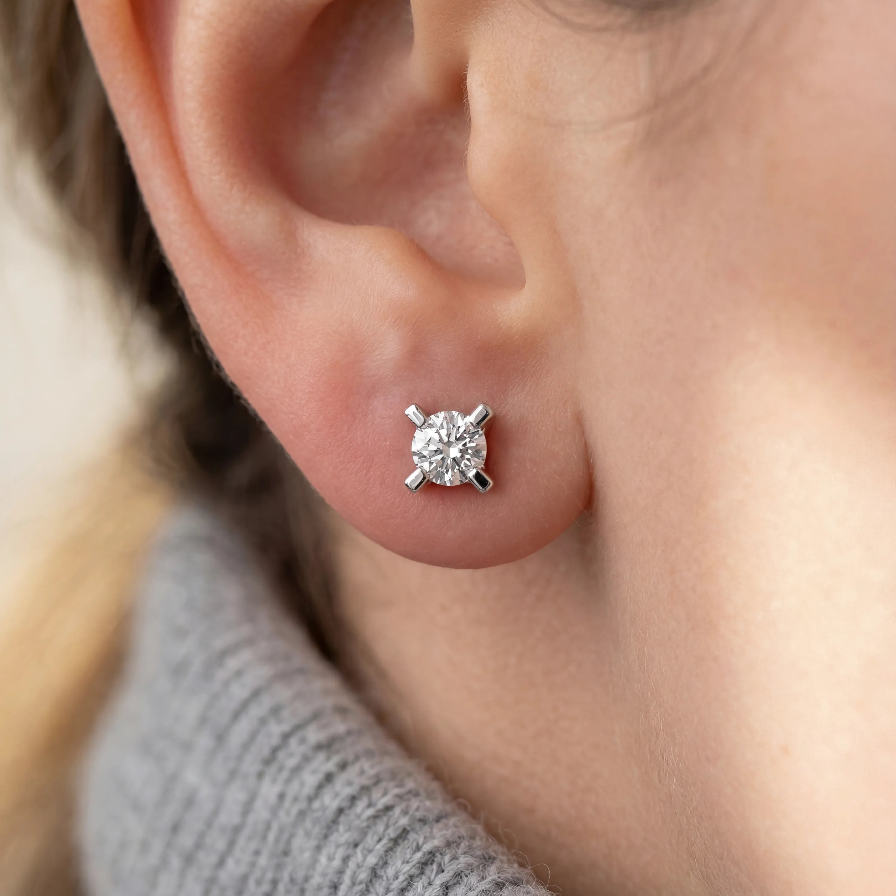 0,60 Karat Tektaş Pırlanta Küpe, F Renk SI - Venta Jewelry