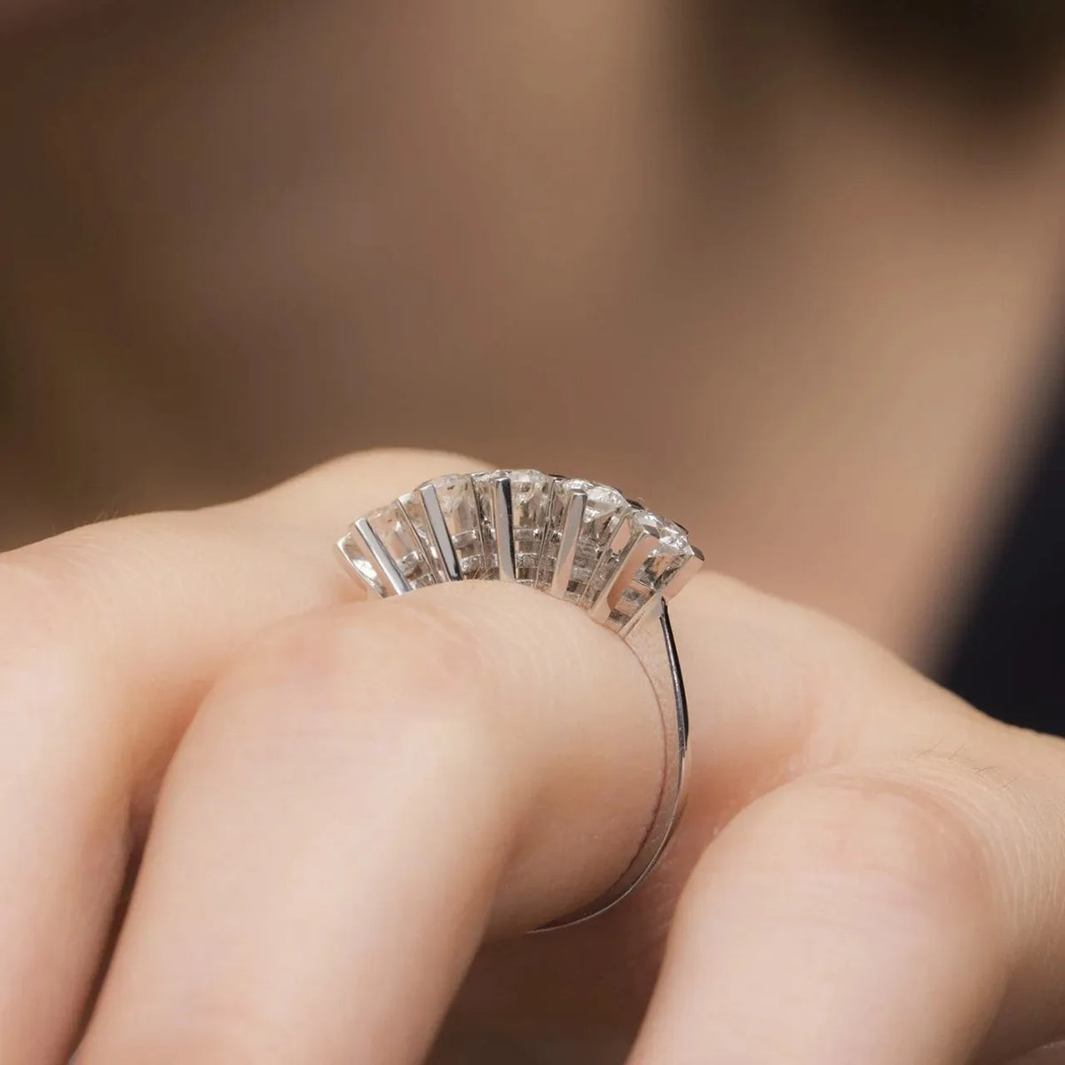 0,70 Karat Beştaş Pırlanta Yüzük "Ayda", F Renk SI2 - Venta Jewelry
