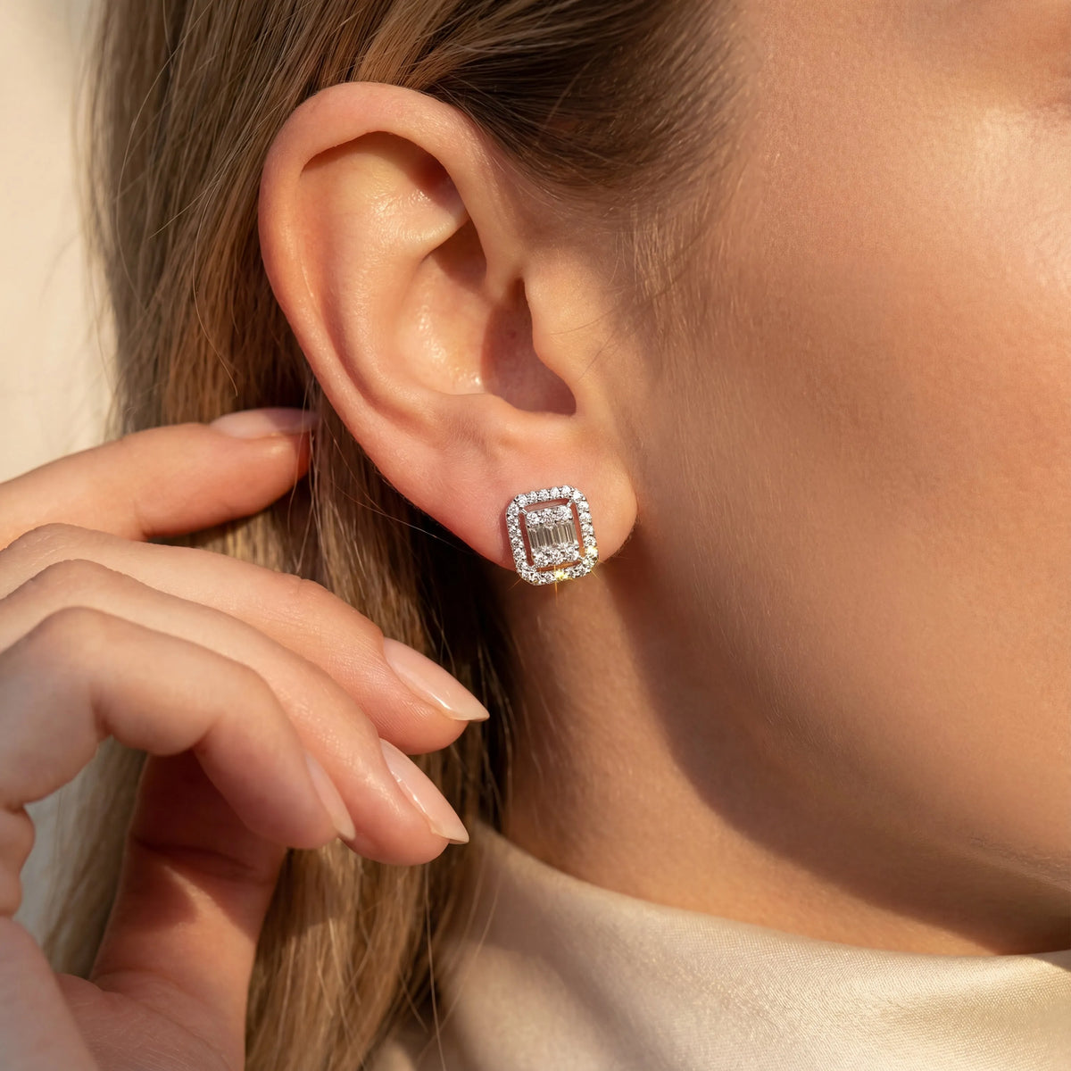 0,80 Karat Baget Pırlanta Küpe, F Renk SI - Venta Jewelry
