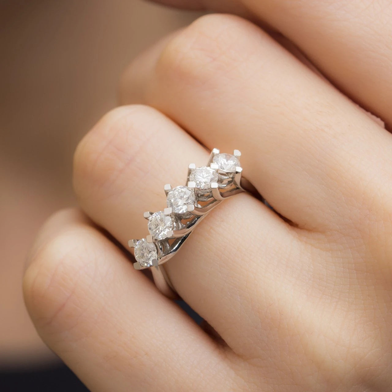 0,80 Karat Beştaş Pırlanta Yüzük "Algın"