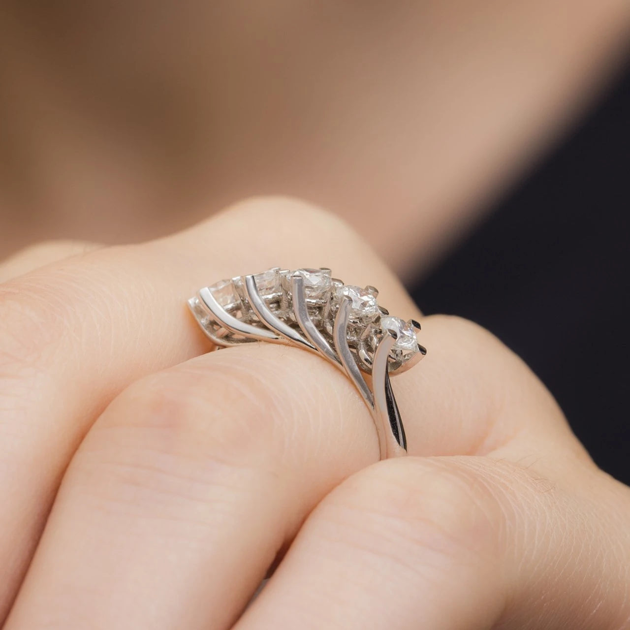 0,80 Karat Beştaş Pırlanta Yüzük "Algın"