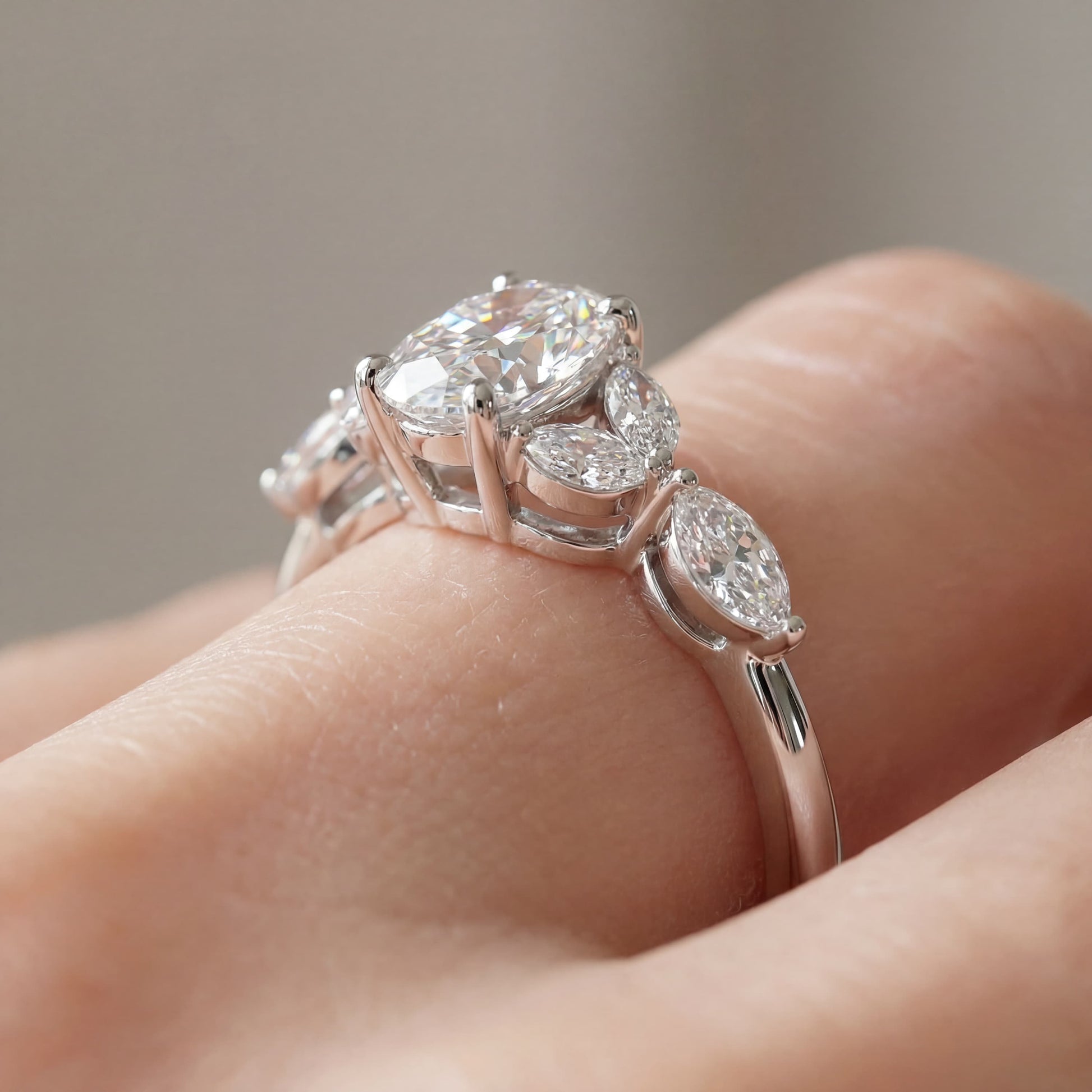 0,93 Karat Oval ve Markiz Tektaş Pırlanta Yüzük - Venta Jewelry