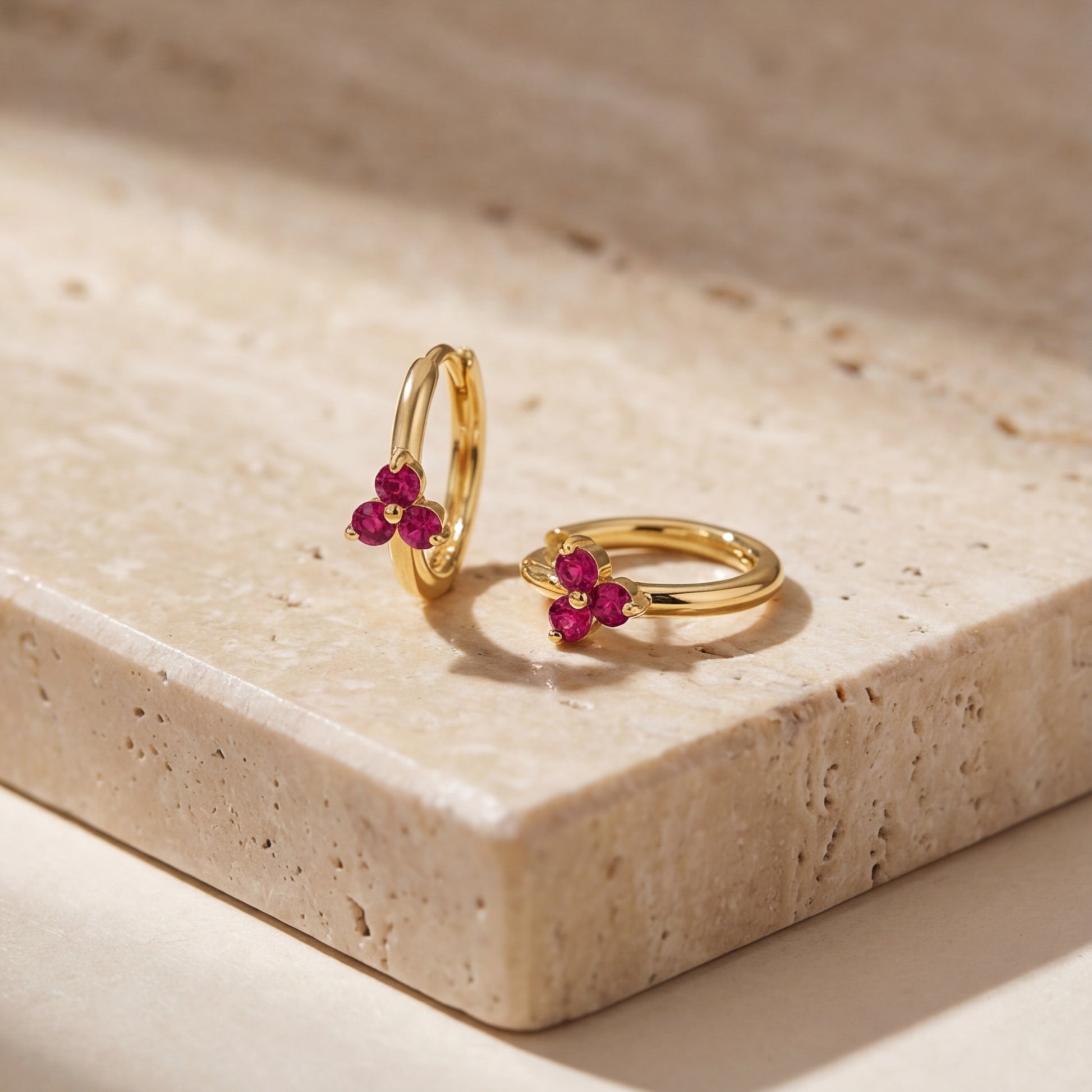 0,21 Karat Halka Küpe "Yakut"