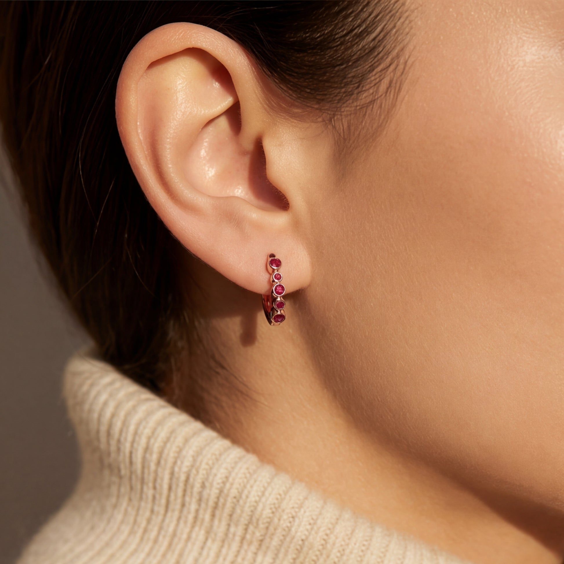 0,16 Karat Halka Küpe "Yakut"