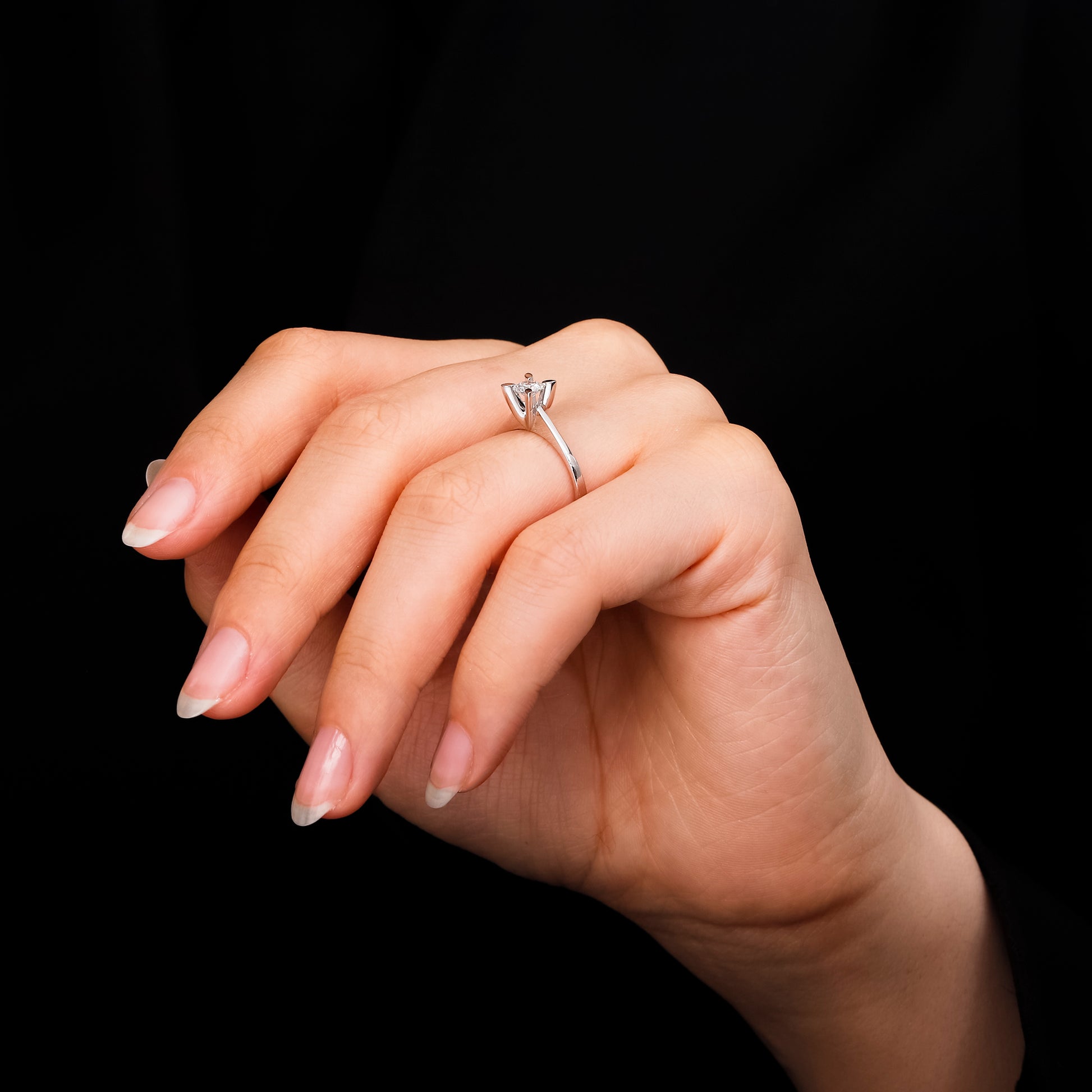 HRD Sertifikalı 0,30 Karat Tektaş Pırlanta Yüzük "Badem"