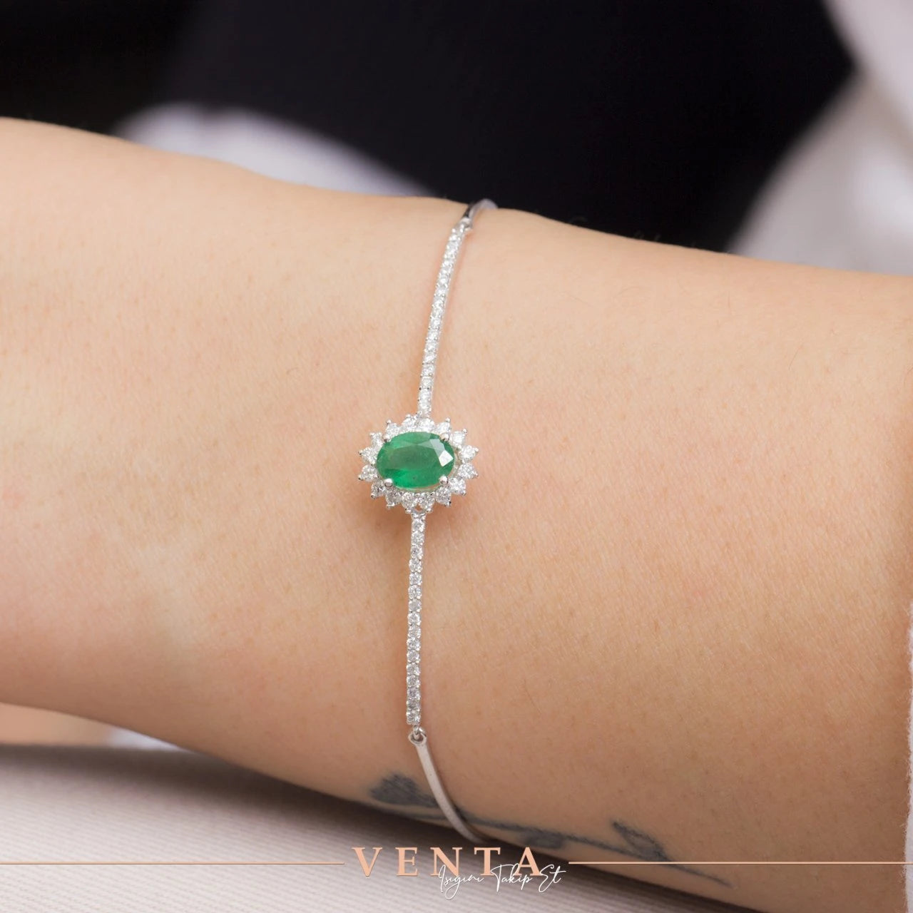 1,23 Karat Pırlantalı Zümrüt Bileklik "Feuille"