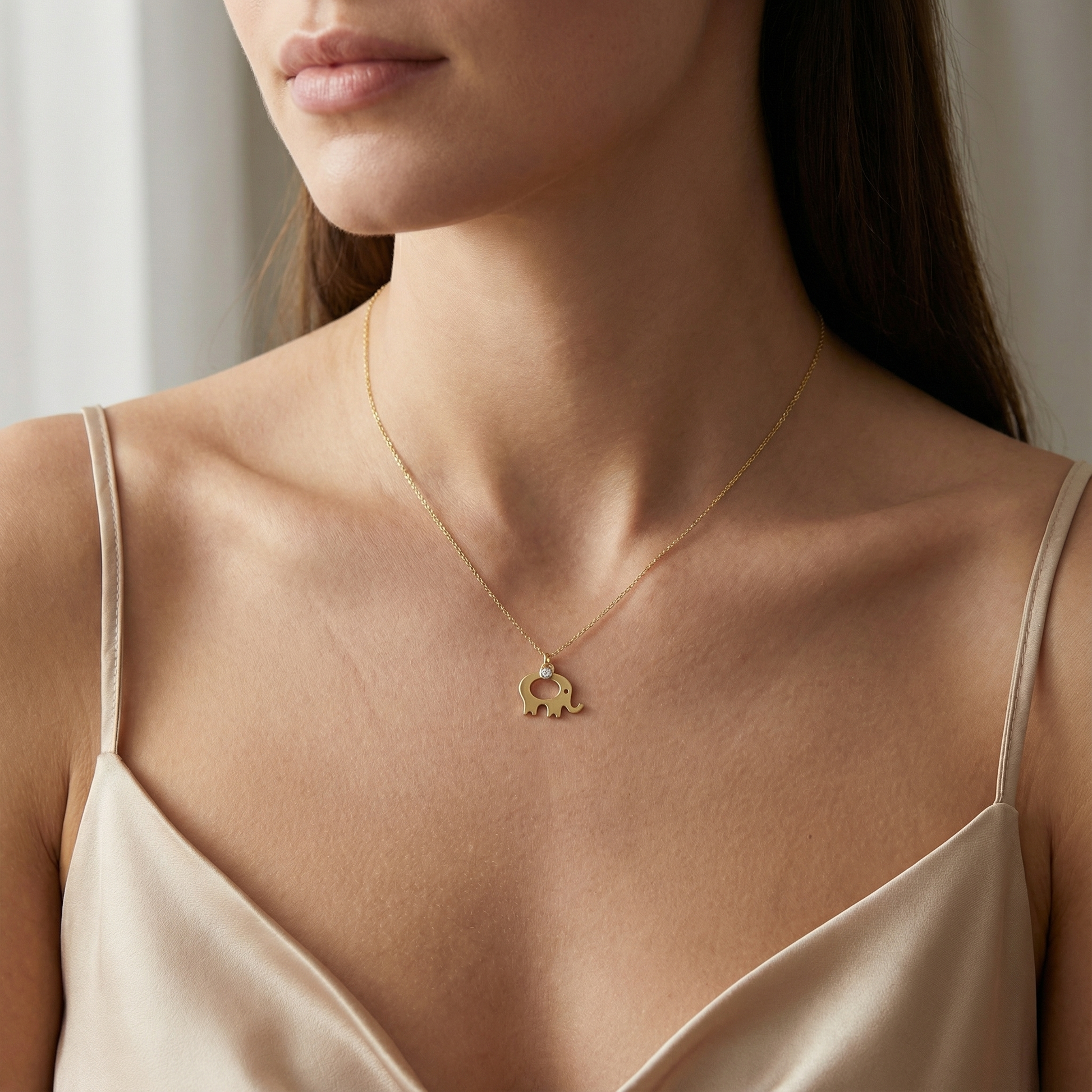 0,02 Karat Pırlantalı Kolye "Fil"