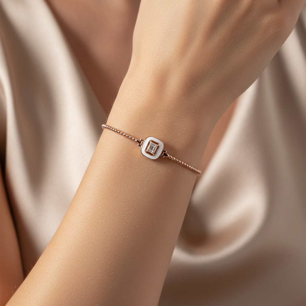 0,09 Karat Mineli Baget Pırlanta Bileklik "Mina"