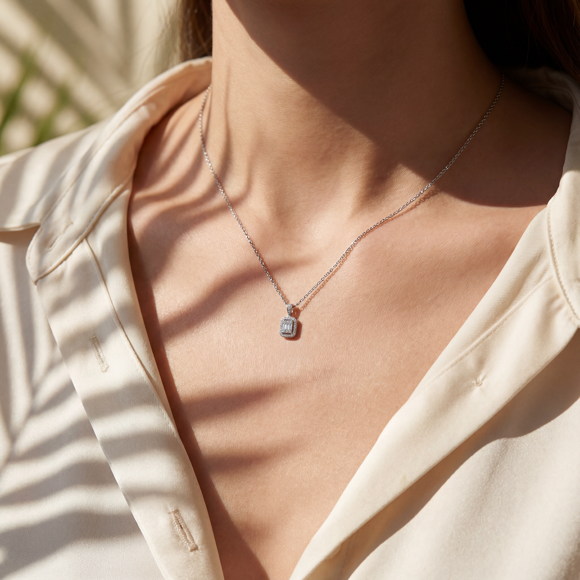 0,22 Karat Baget Pırlanta Kolye "Efza"