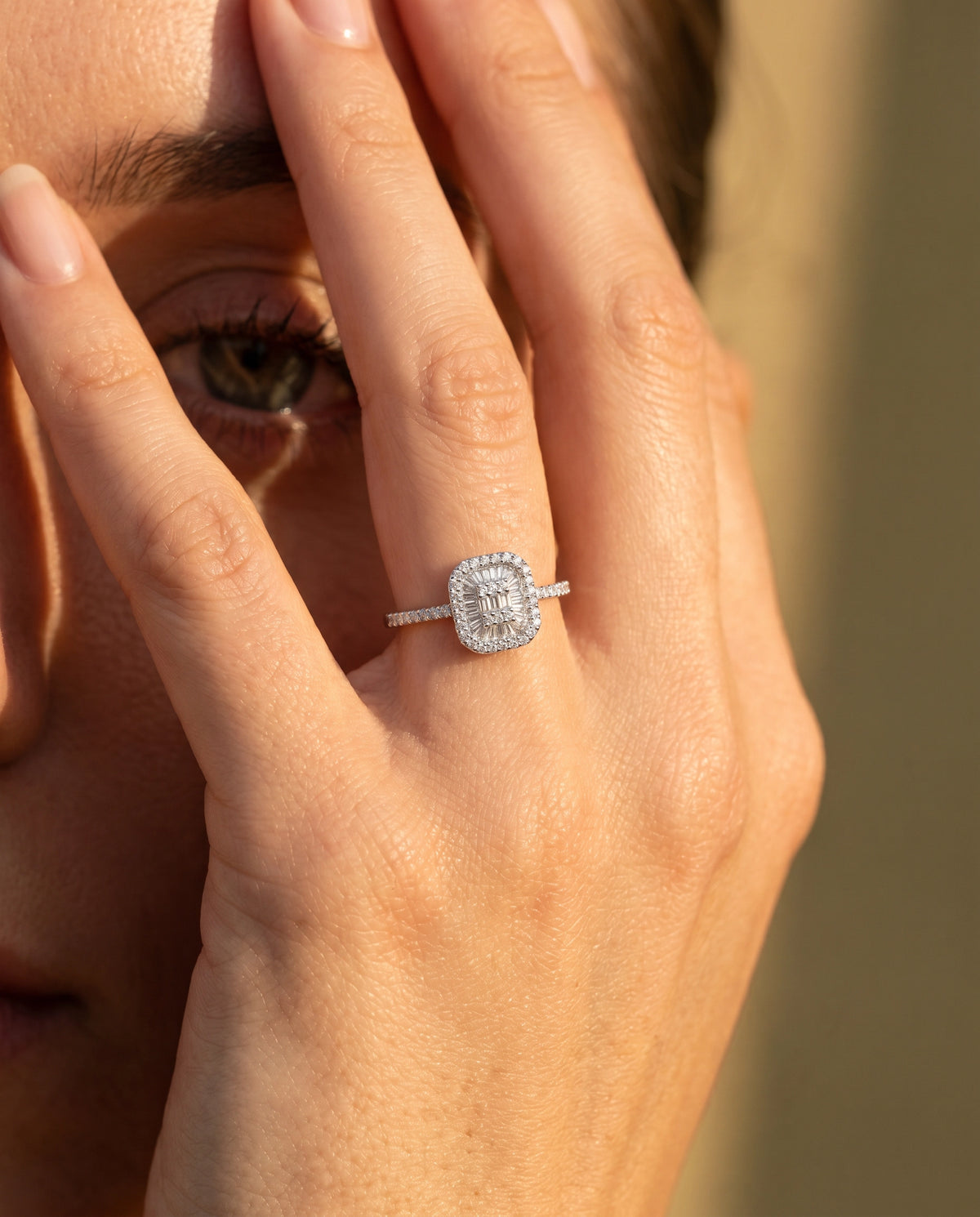 0,46 Karat Tasarım Baget Yüzük Pırlanta, F Renk SI - Venta Jewelry
