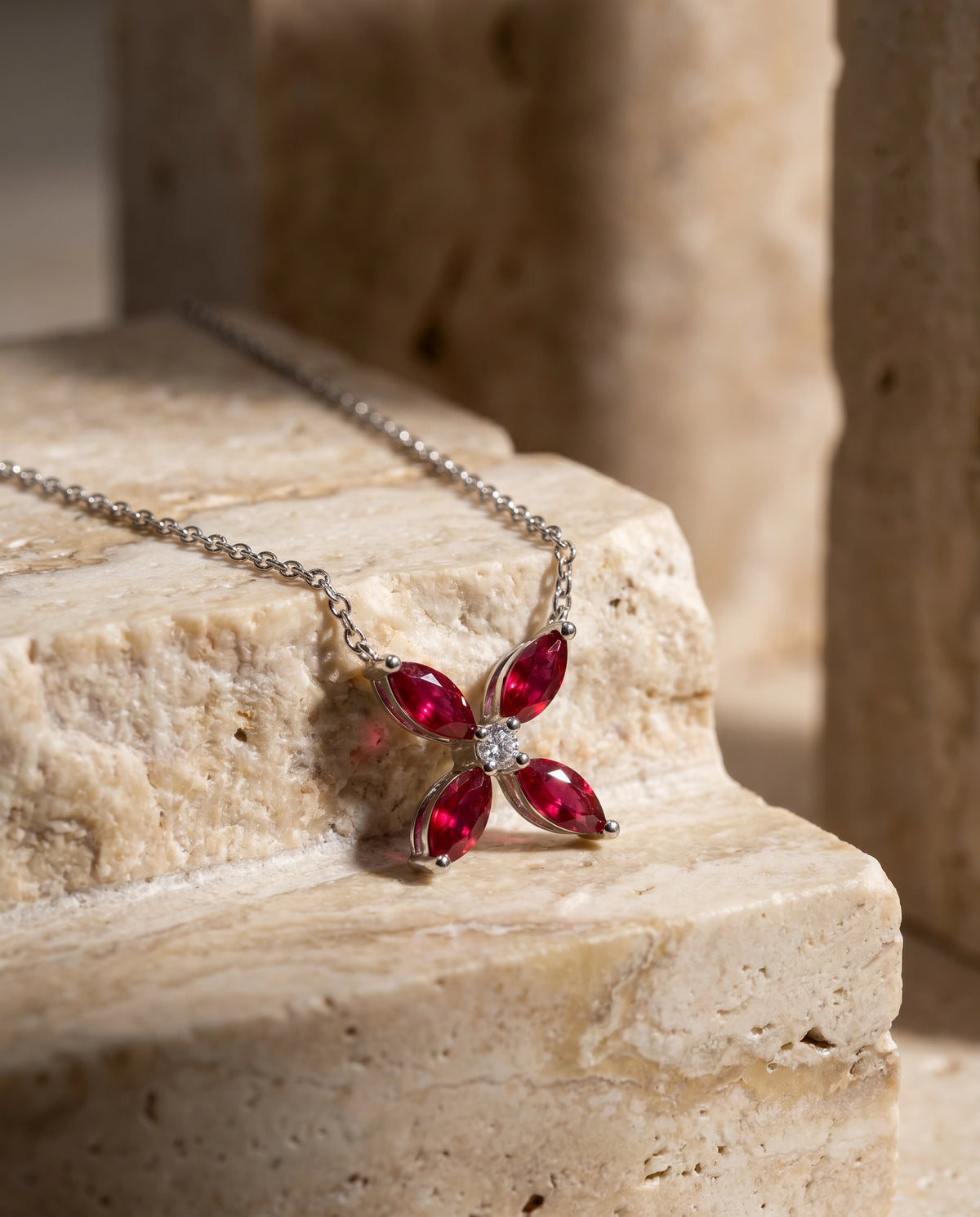 0,33 Karat Pırlantalı Yakut Kolye, F Renk SI - Venta Jewelry
