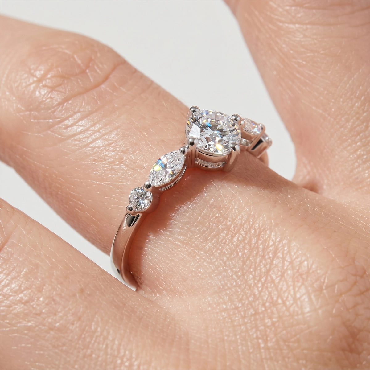 0.30 Carat Half-Circle Diamond Ring "Veca"
