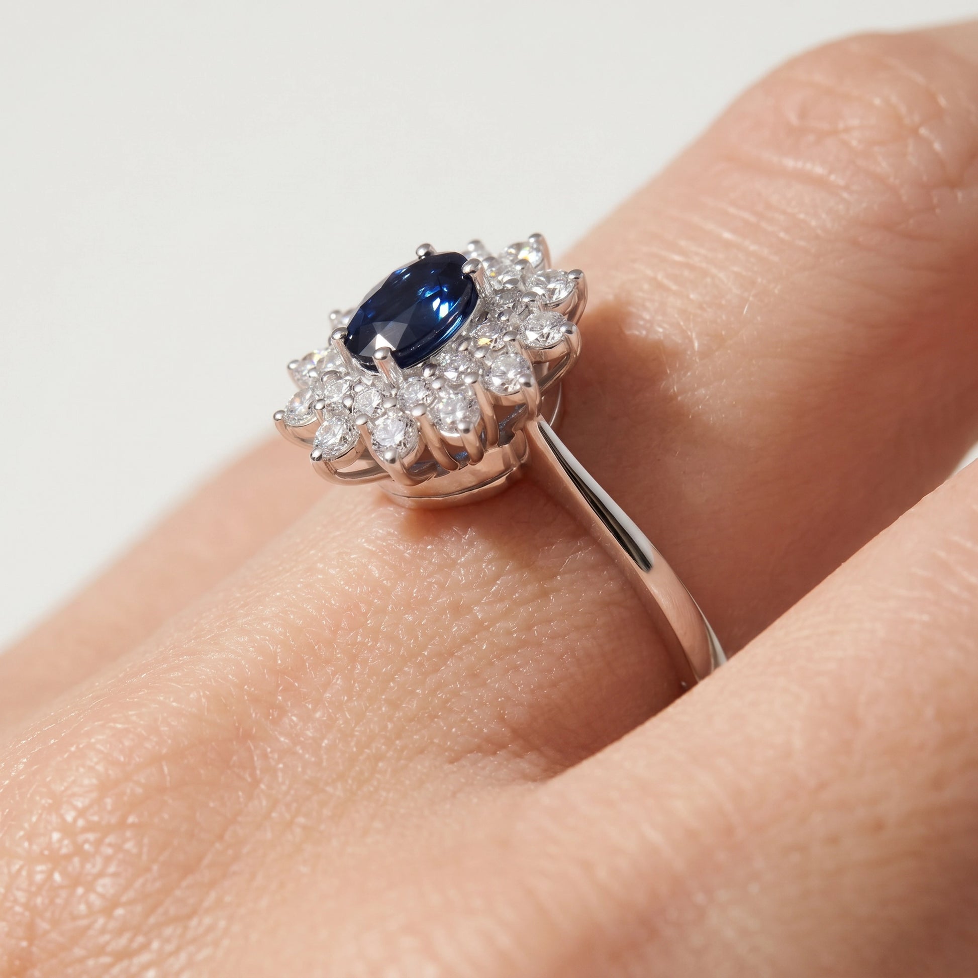 2,31 Karat Pırlantalı Safir Yüzük