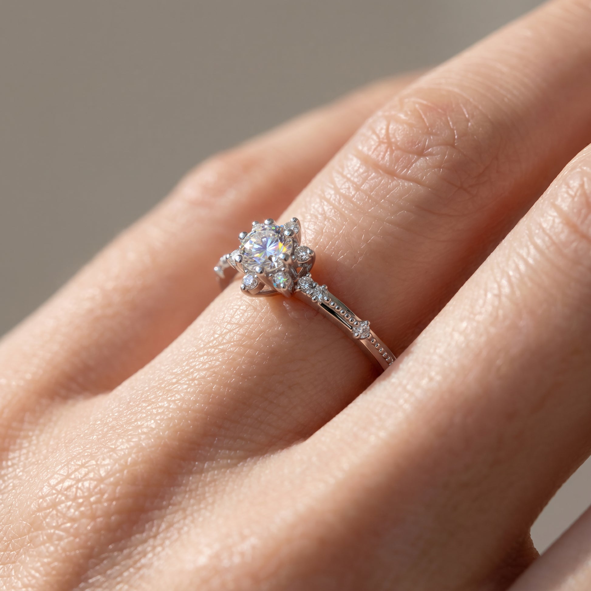 HRD Sertifikslı 0,47 Karat Tasarım Lotus Tektaş Pırlanta Yüzük - Venta Jewelry