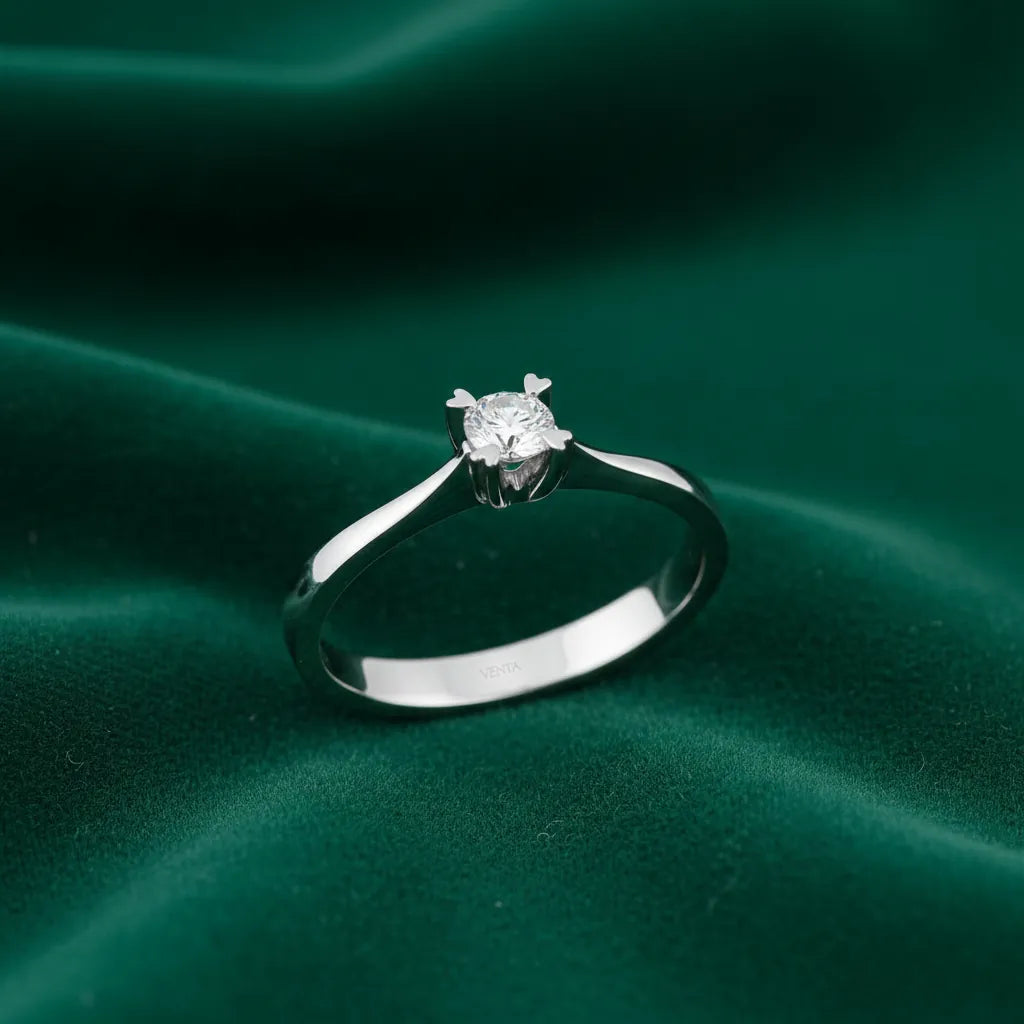 HRD Sertifikalı 0,20 Karat E Renk Tektaş Pırlanta Yüzük "Kalp", E Renk SI1 - Venta Jewelry
