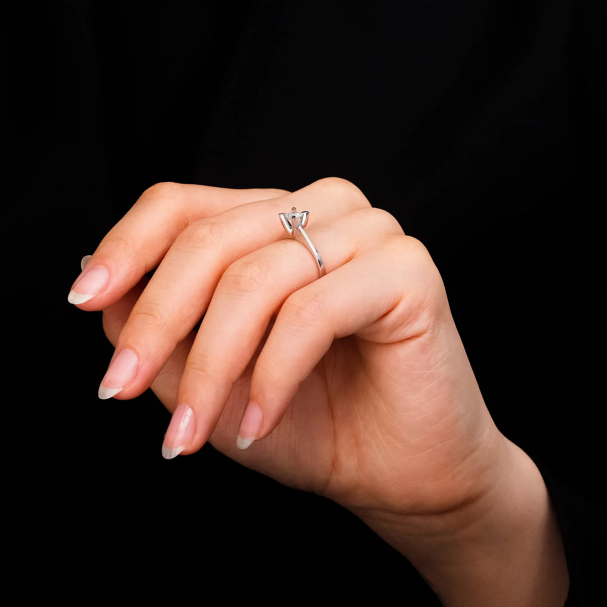 HRD Sertifikalı 0,30 Karat Tektaş Pırlanta Yüzük "Badem", G Renk SI1 - Venta Jewelry
