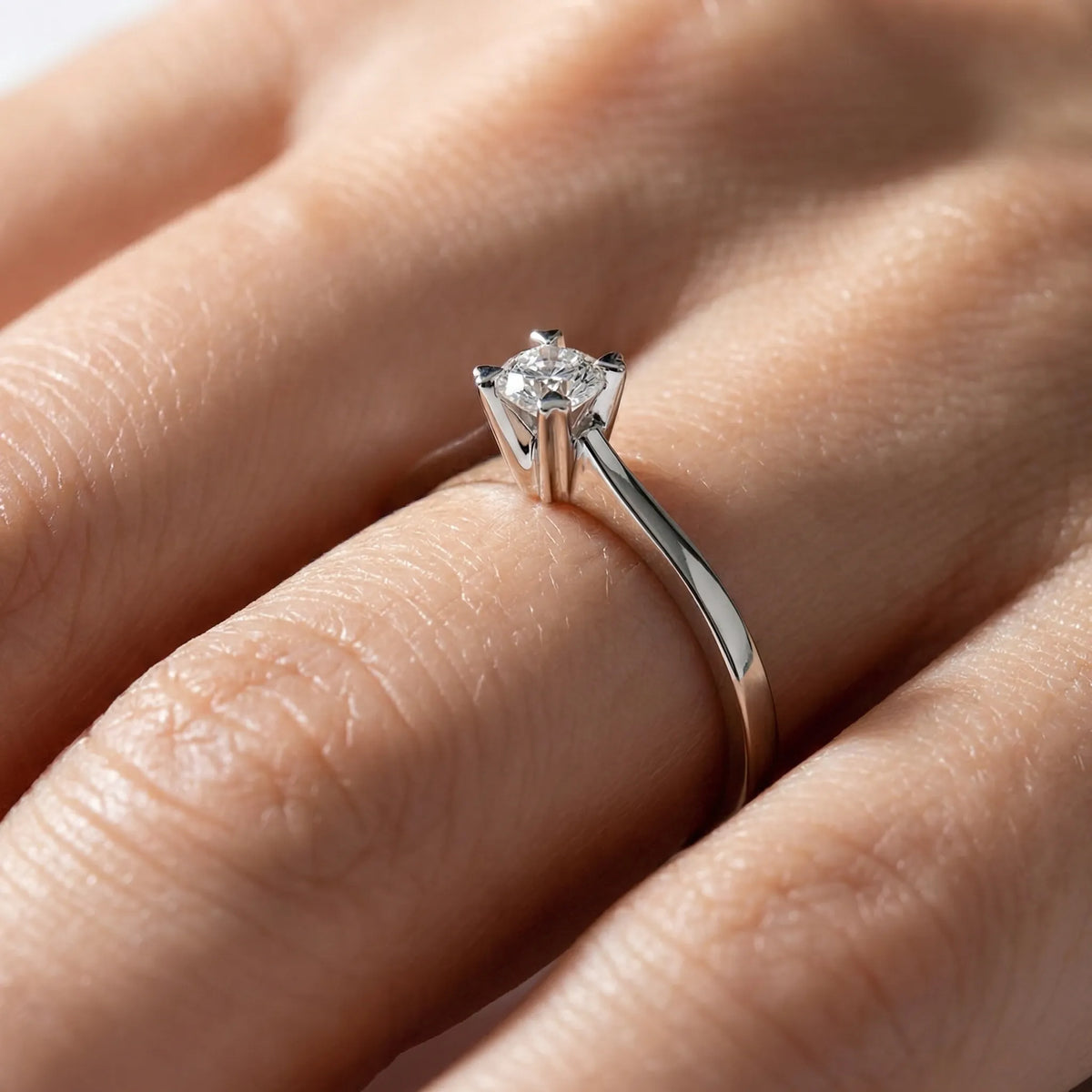 HRD Sertifikalı 0,40 Karat E Renk Tektaş Pırlanta Yüzük "Kalp", E Renk SI1 - Venta Jewelry
