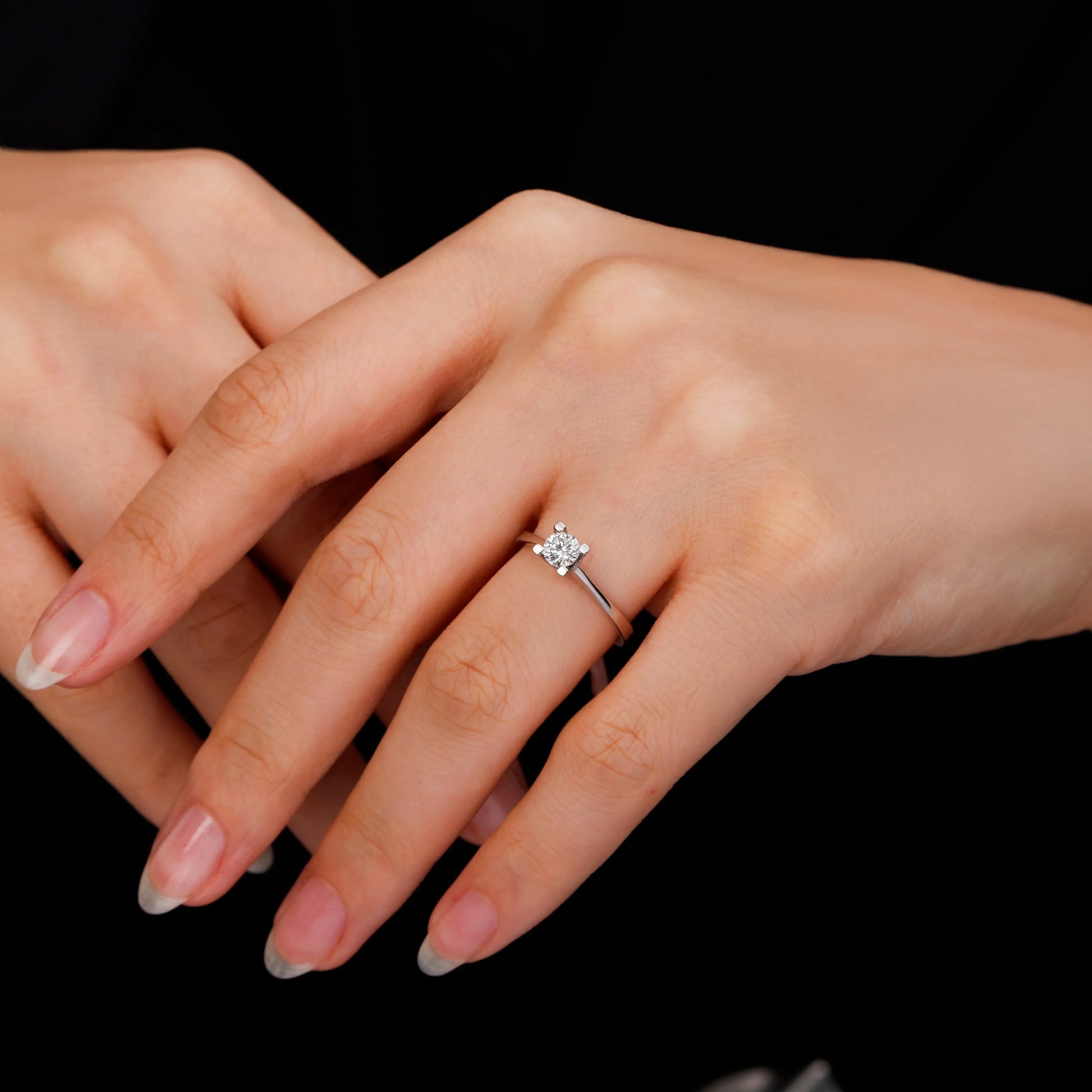 HRD Sertifikalı 0,40 Karat Tektaş Pırlanta Yüzük "Liya", D Renk SI1 - Venta Jewelry

