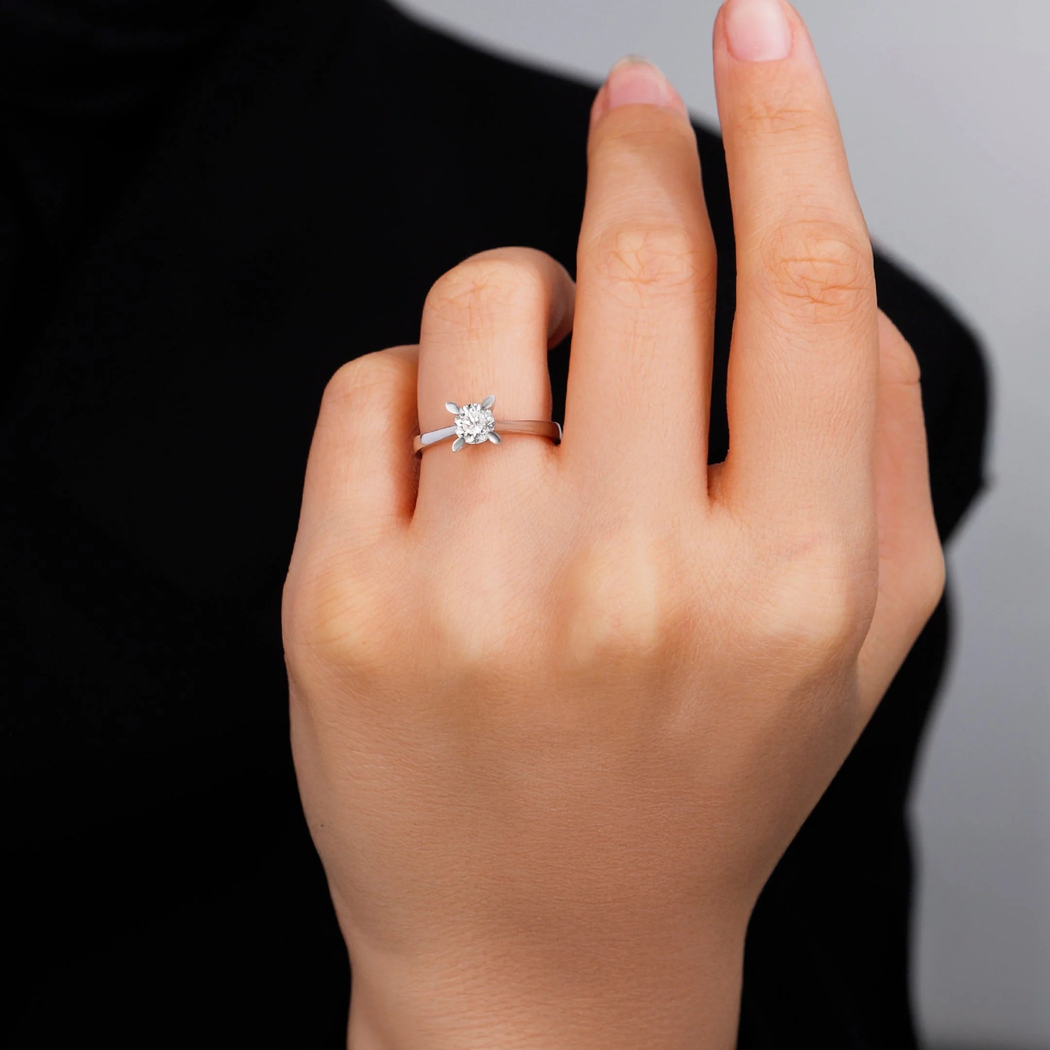 HRD Sertifikalı 0,60 Karat Tektaş Pırlanta Yüzük "Badem" - Venta Jewelry