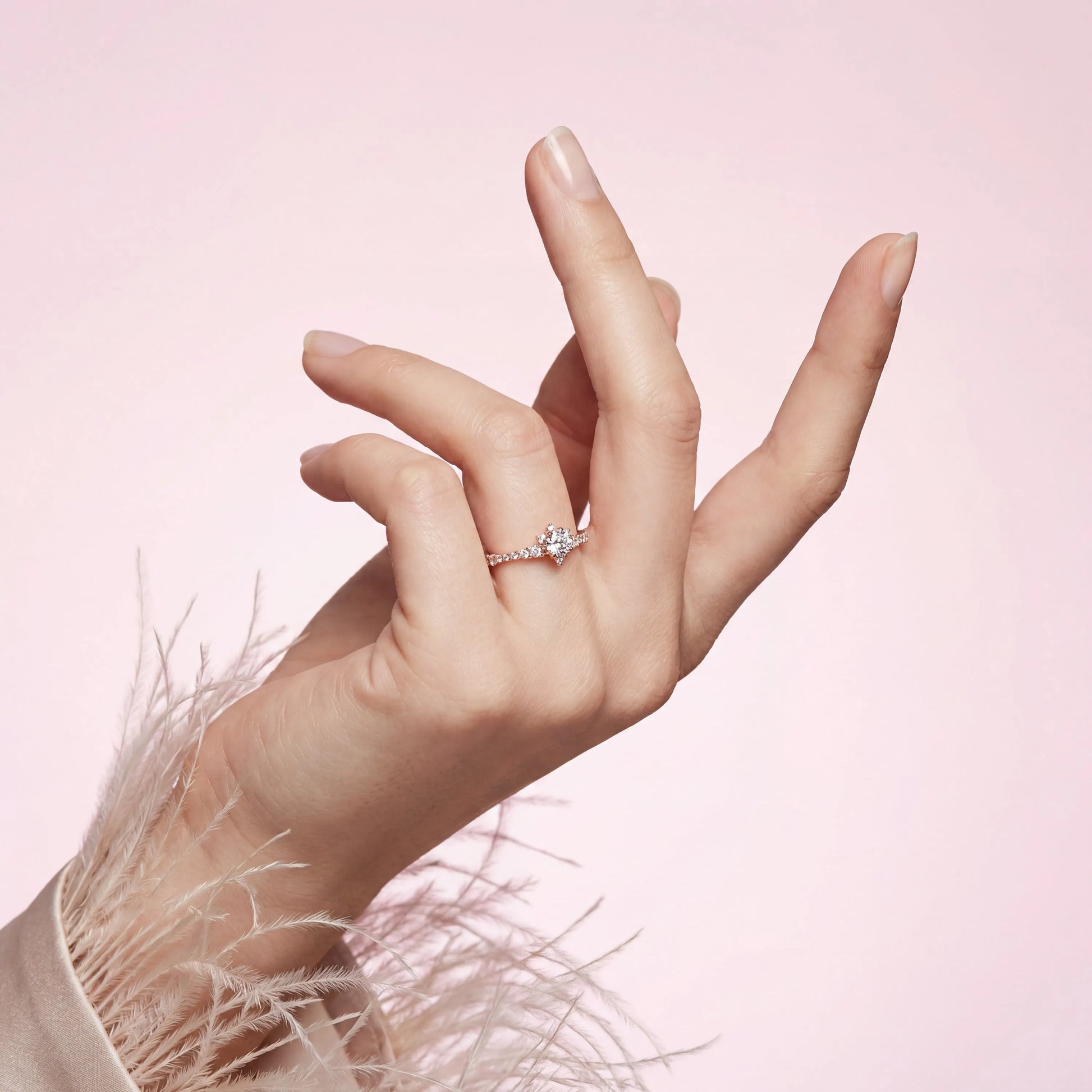 HRD Sertifikalı 0,67 Karat Tasarım Lotus Tektaş Pırlanta Yüzük, F Renk SI - Venta Jewelry
