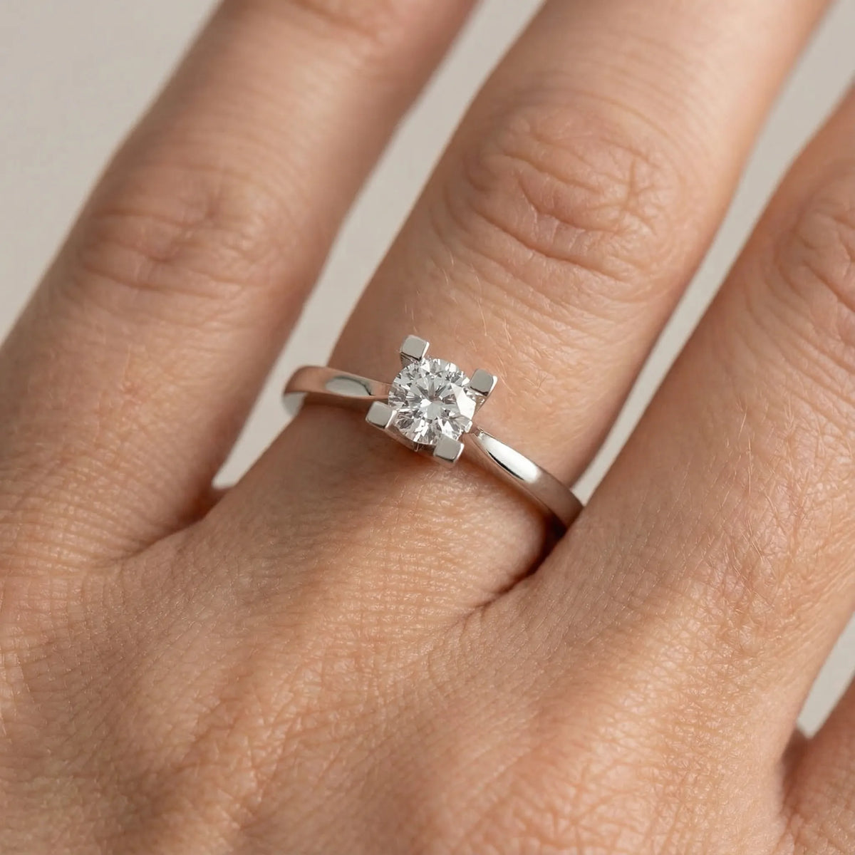 HRD Sertifikalı 0,70 Karat Tektaş Pırlanta Yüzük "Liya", F Renk SI2 - Venta Jewelry
