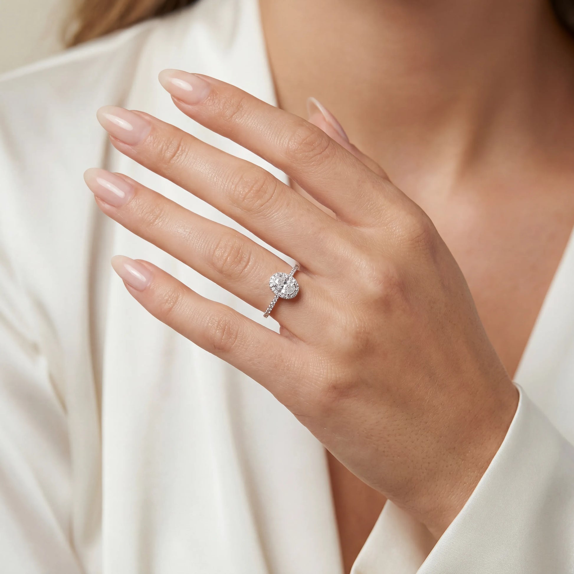 HRD Sertifikalı 1,06 Karat F Renk Oval Tektaş Pırlanta Yüzük, F Renk SI2 - Venta Jewelry
