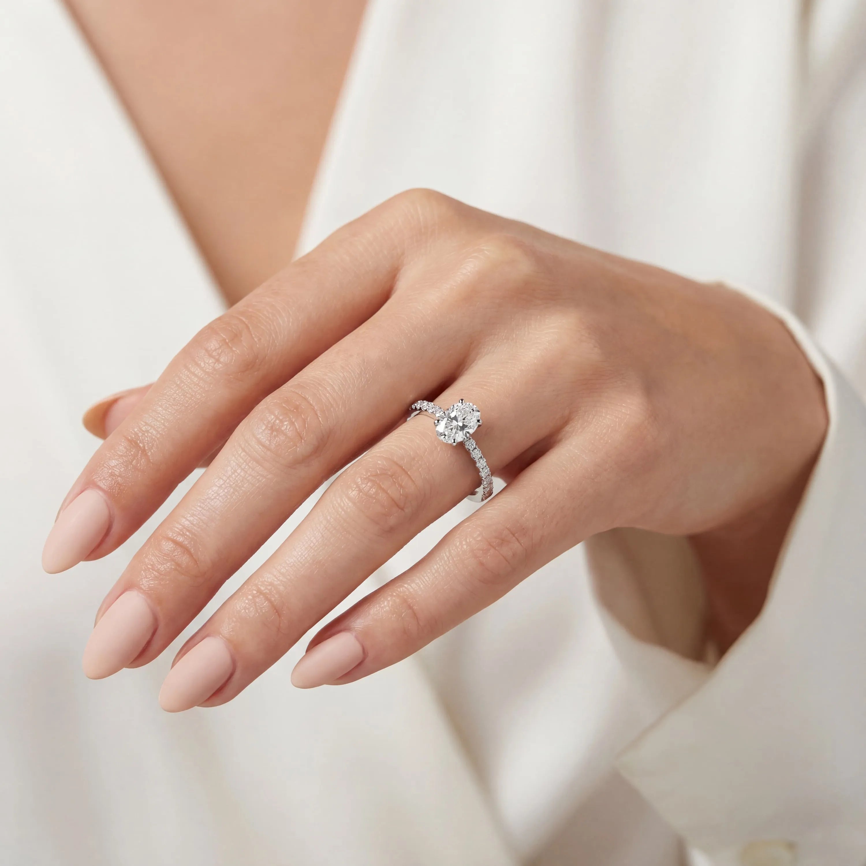 HRD Sertifikalı 1,09 Karat Oval Tektaş Pırlanta Yüzük, E Renk SI2 - Venta Jewelry