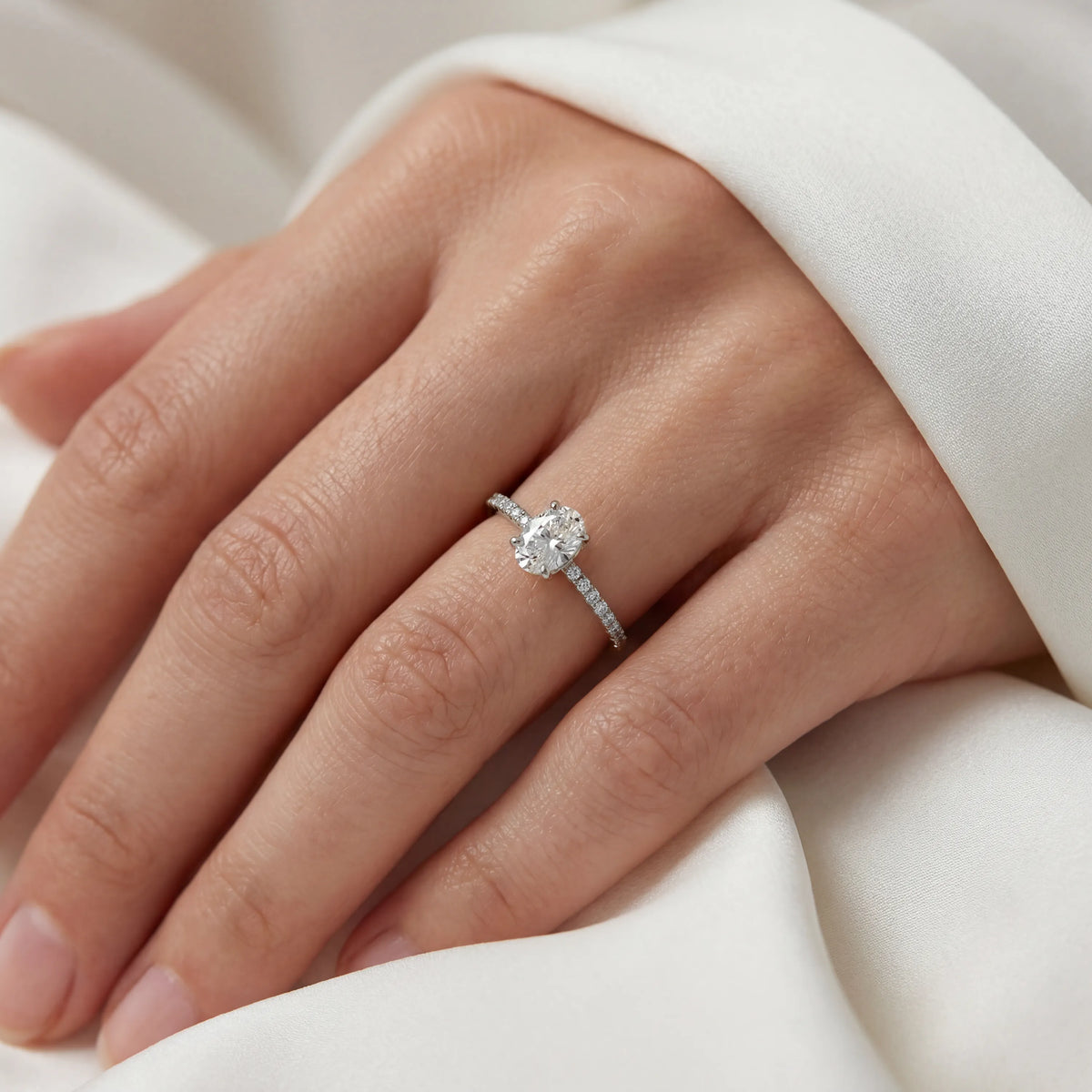 HRD Sertifikalı 1,21 Karat Oval Tektaş Pırlanta Yüzük, E Renk SI2 - Venta Jewelry
