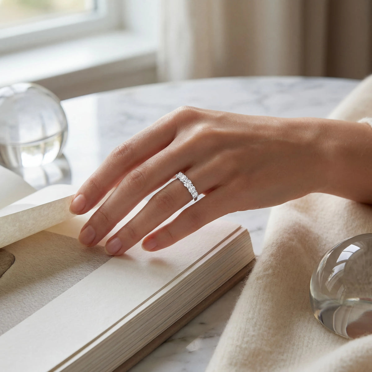 HRD Sertifikalı 1,50 Karat Beştaş Pırlanta Yüzük, E Renk SI1 - Venta Jewelry
