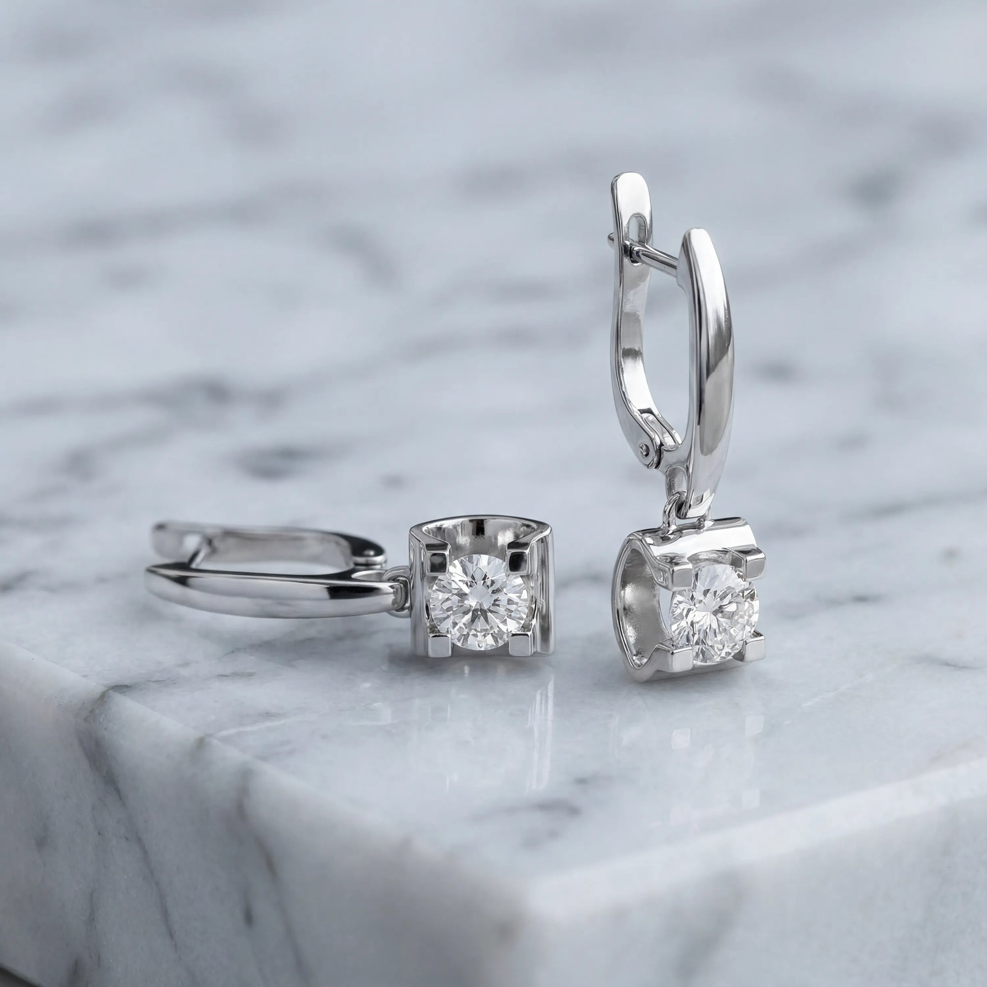 HRD Sertifikalı 2,00 Karat Tektaş Pırlanta Küpe, F Renk SI - Venta Jewelry
