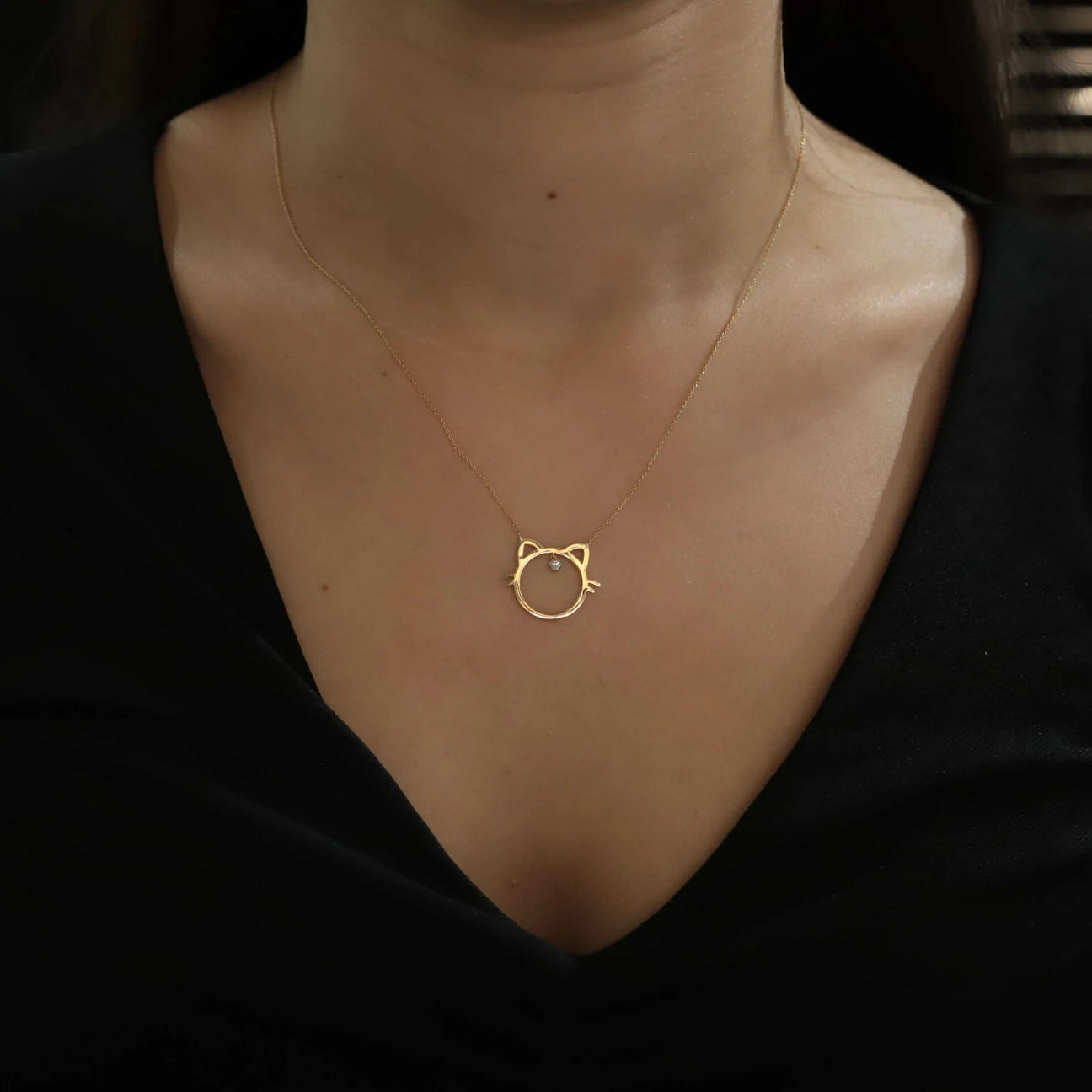 0,02 Karat Pırlantalı Kolye "Kedi"