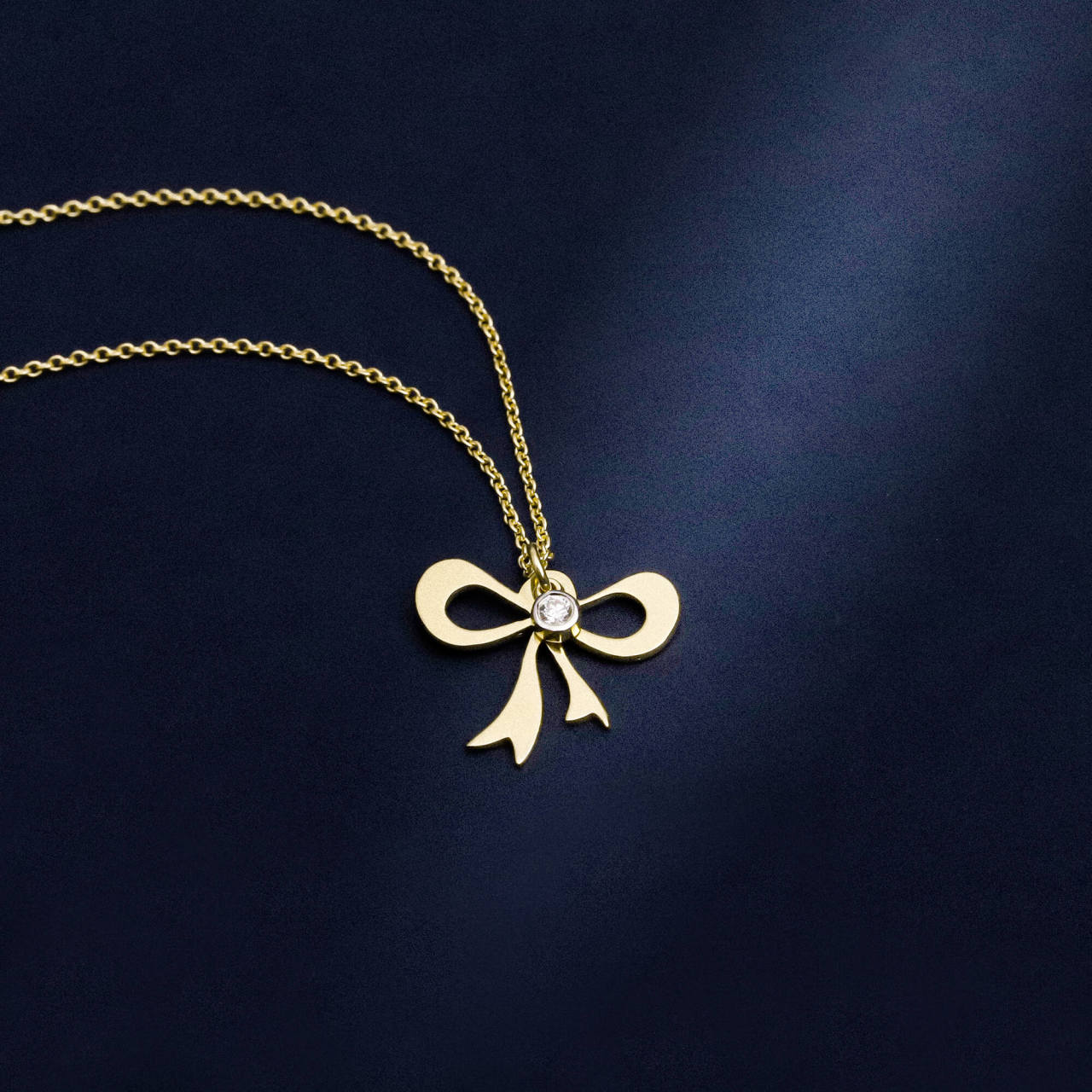 0,02 Karat Pırlanta Kolye "Fiyonk"