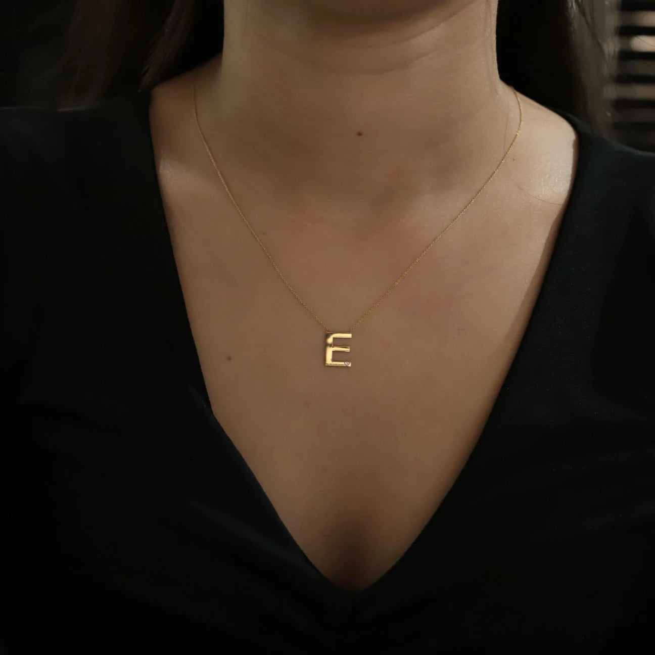 0,01 Karat Pırlantalı Harfli Kolye "E" - Venta Jewelry