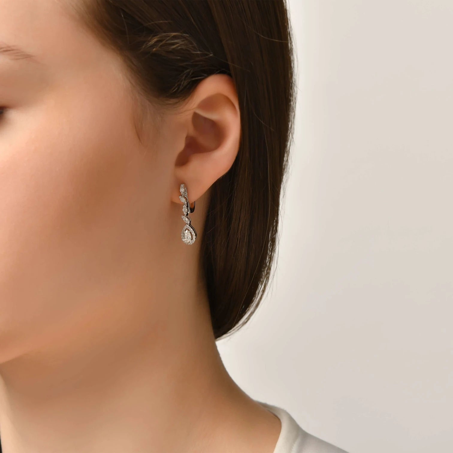 0,85 Karat Tasarım Pırlanta Küpe