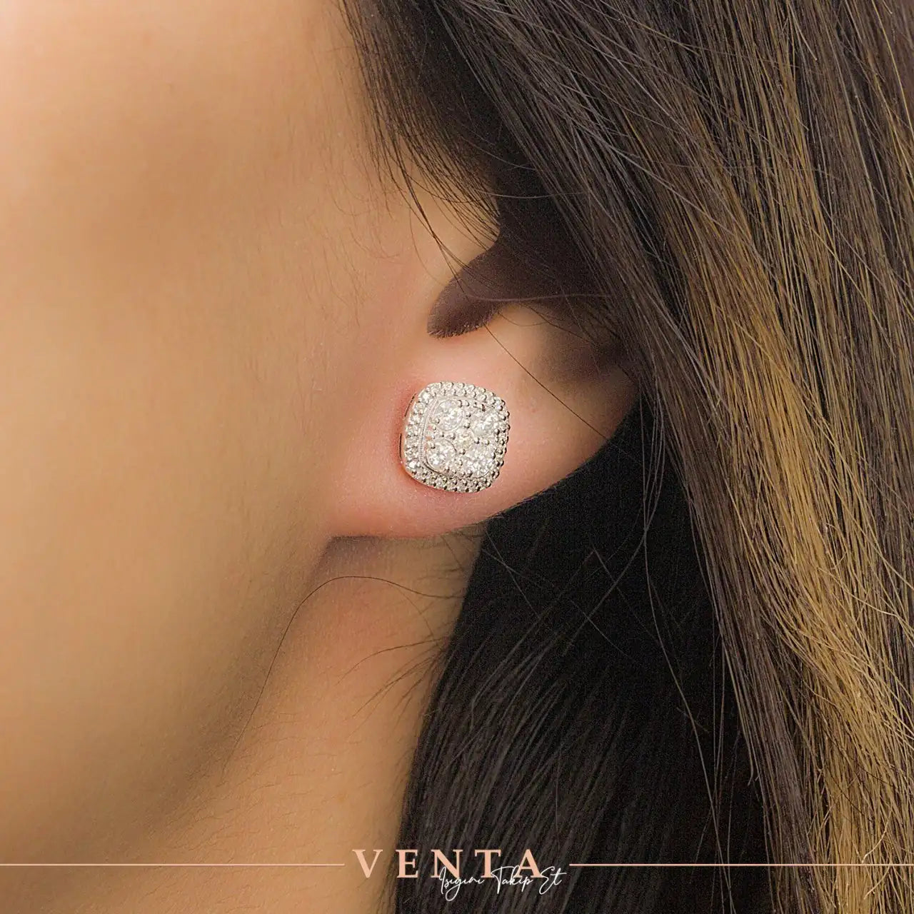 0,69 Karat Coronet Pırlanta Küpe "Nare"