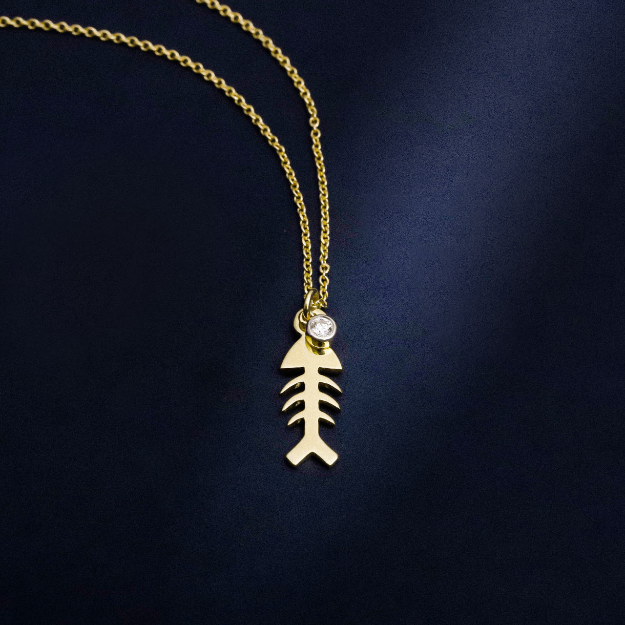 0,02 Karat Pırlantalı Kolye "Kılçık"