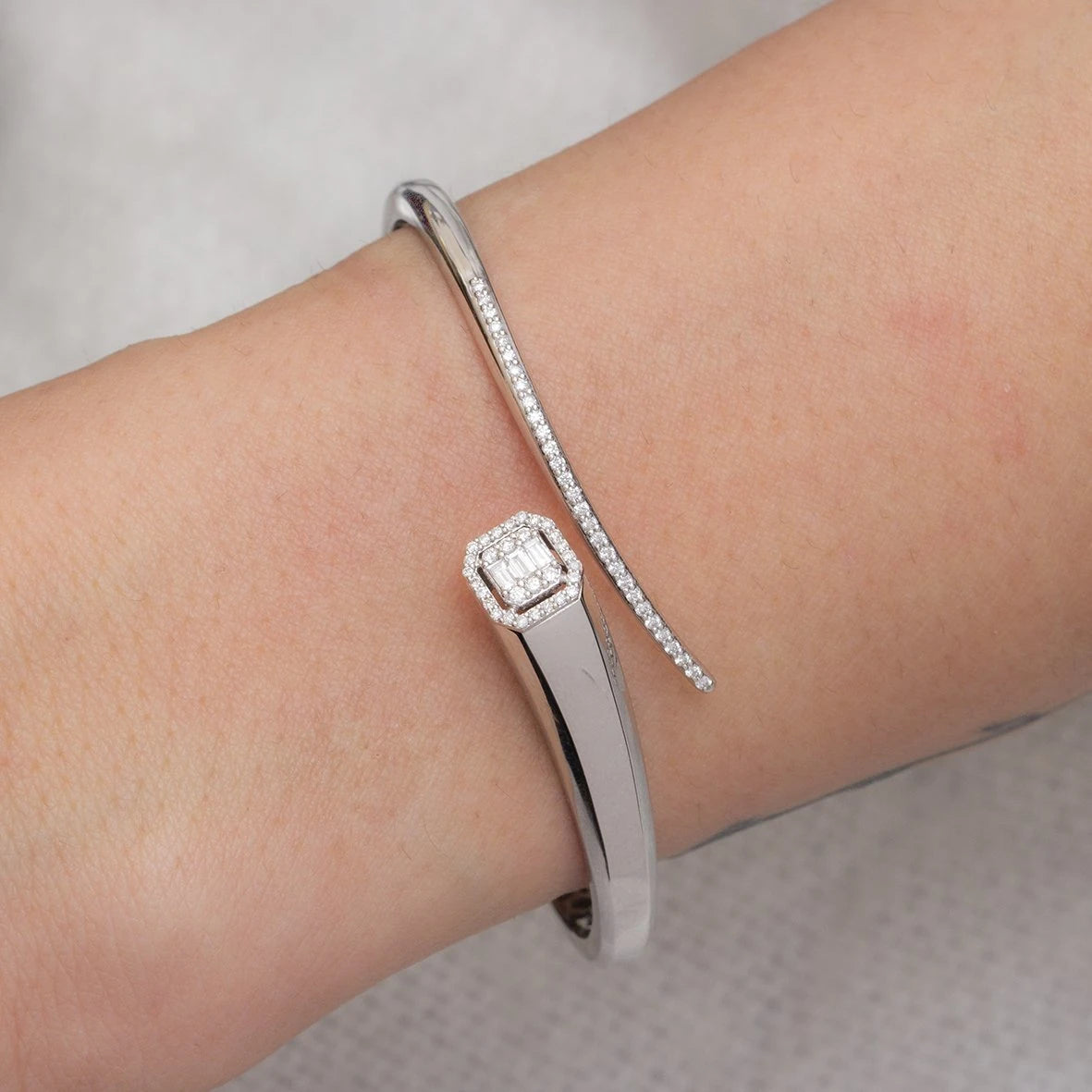 0,37 Karat Baget Pırlanta Bilezik "Lina"